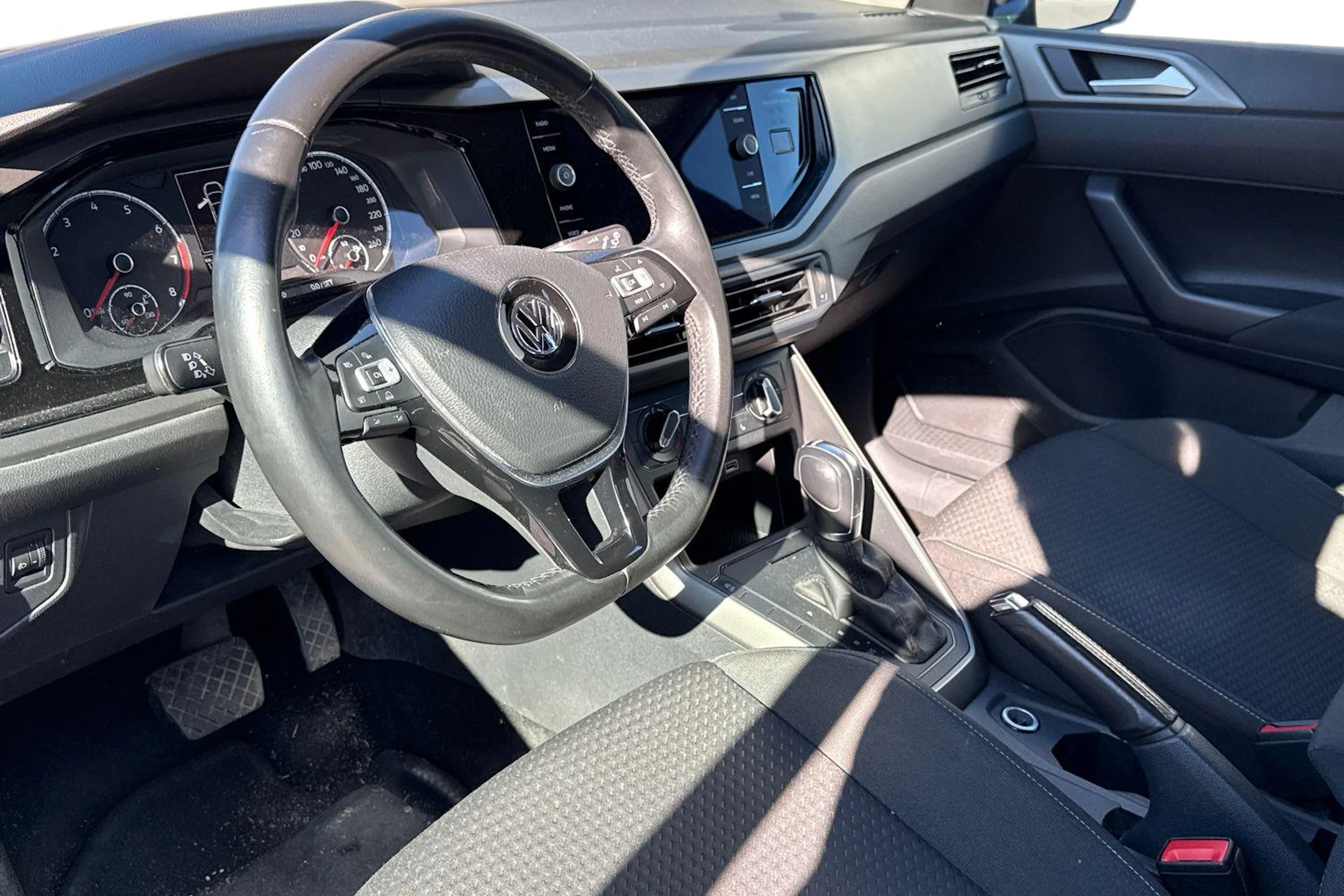 sininen Volkswagen Polo 2018 kuva 3.