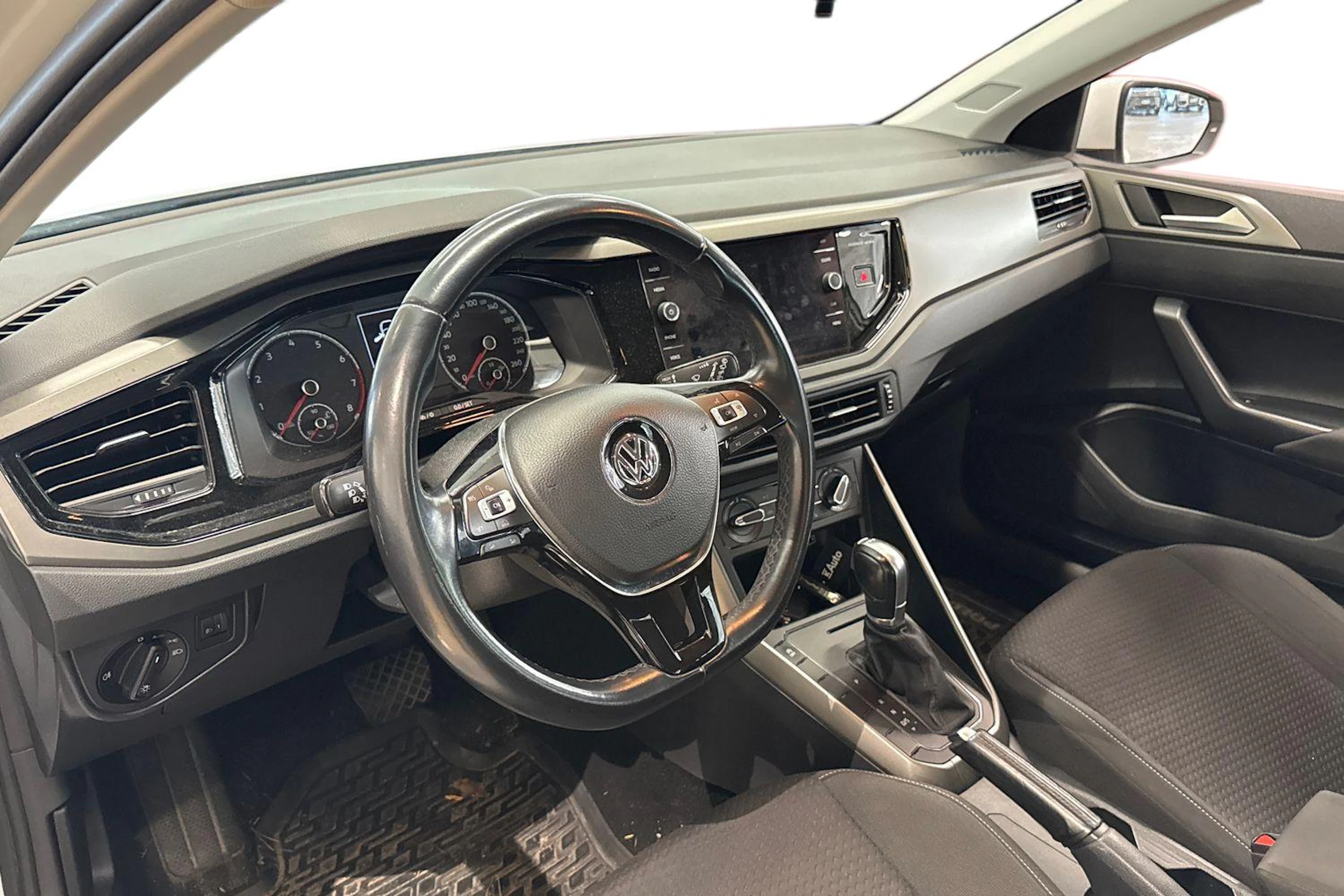 valkoinen Volkswagen Polo 2018 kuva 3.