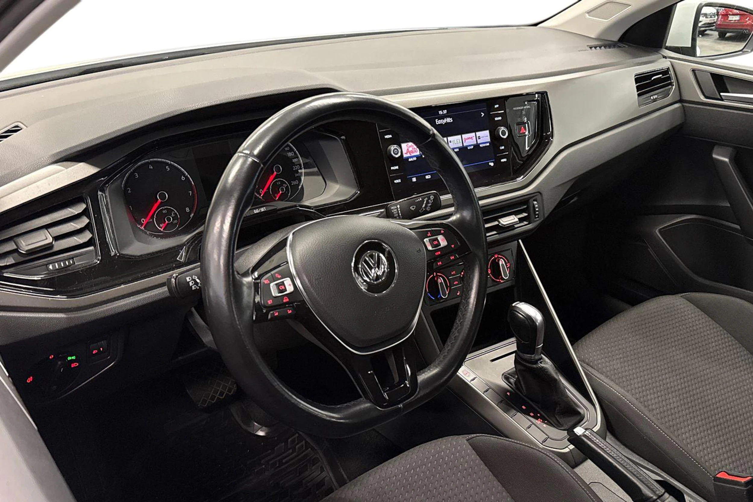 valkoinen Volkswagen Polo 2018 kuva 6.