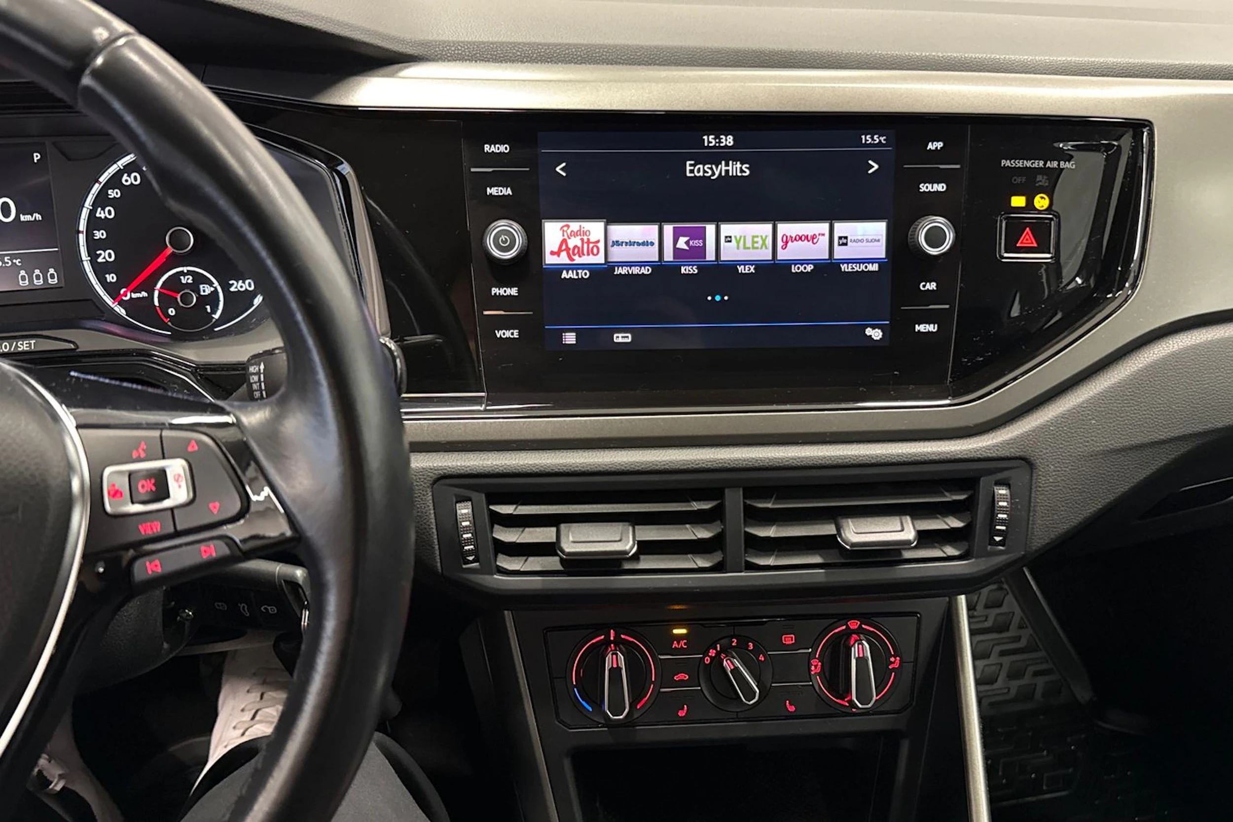 valkoinen Volkswagen Polo 2018 kuva 12.