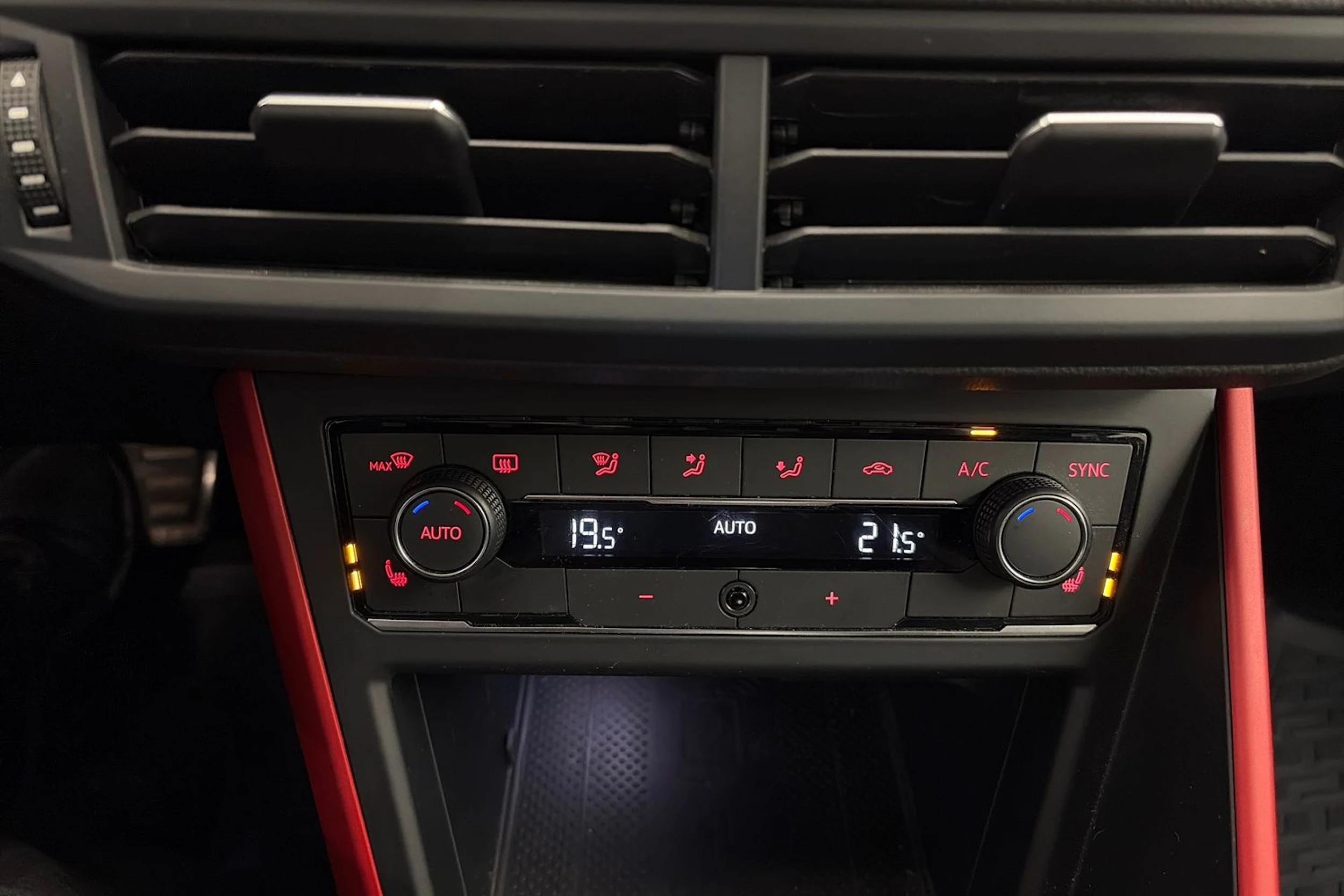 sininen Volkswagen Polo 2018 kuva 24.