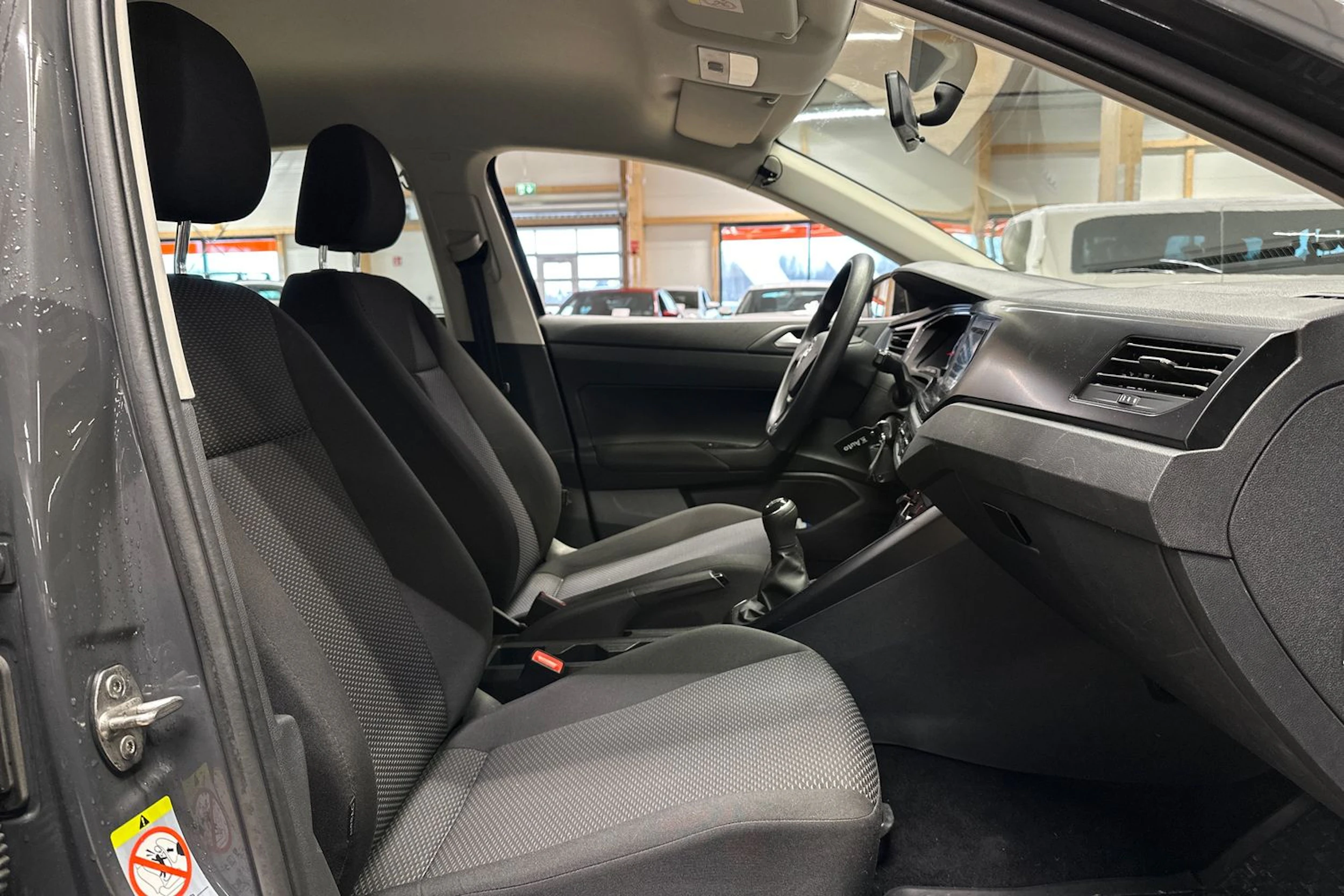harmaa Volkswagen Polo 2018 kuva 11.