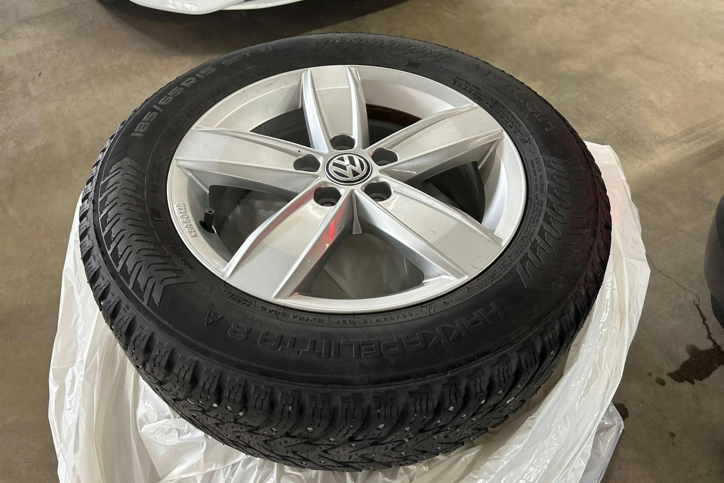 Harmaa Volkswagen POLO 2018 kuva 13.