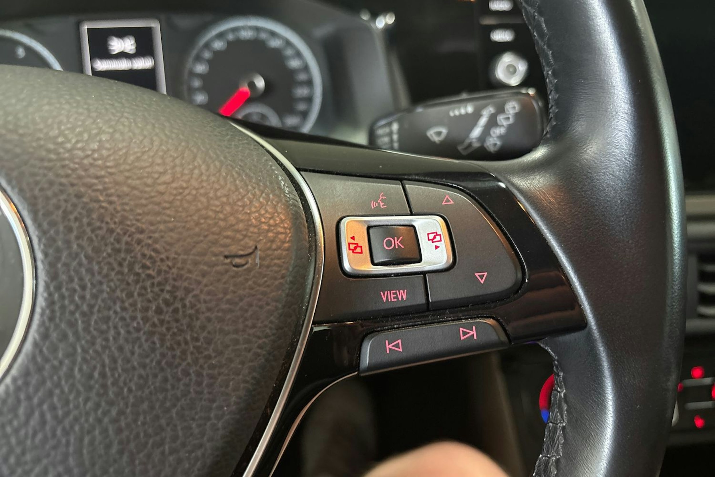 Harmaa Volkswagen POLO 2018 kuva 16.