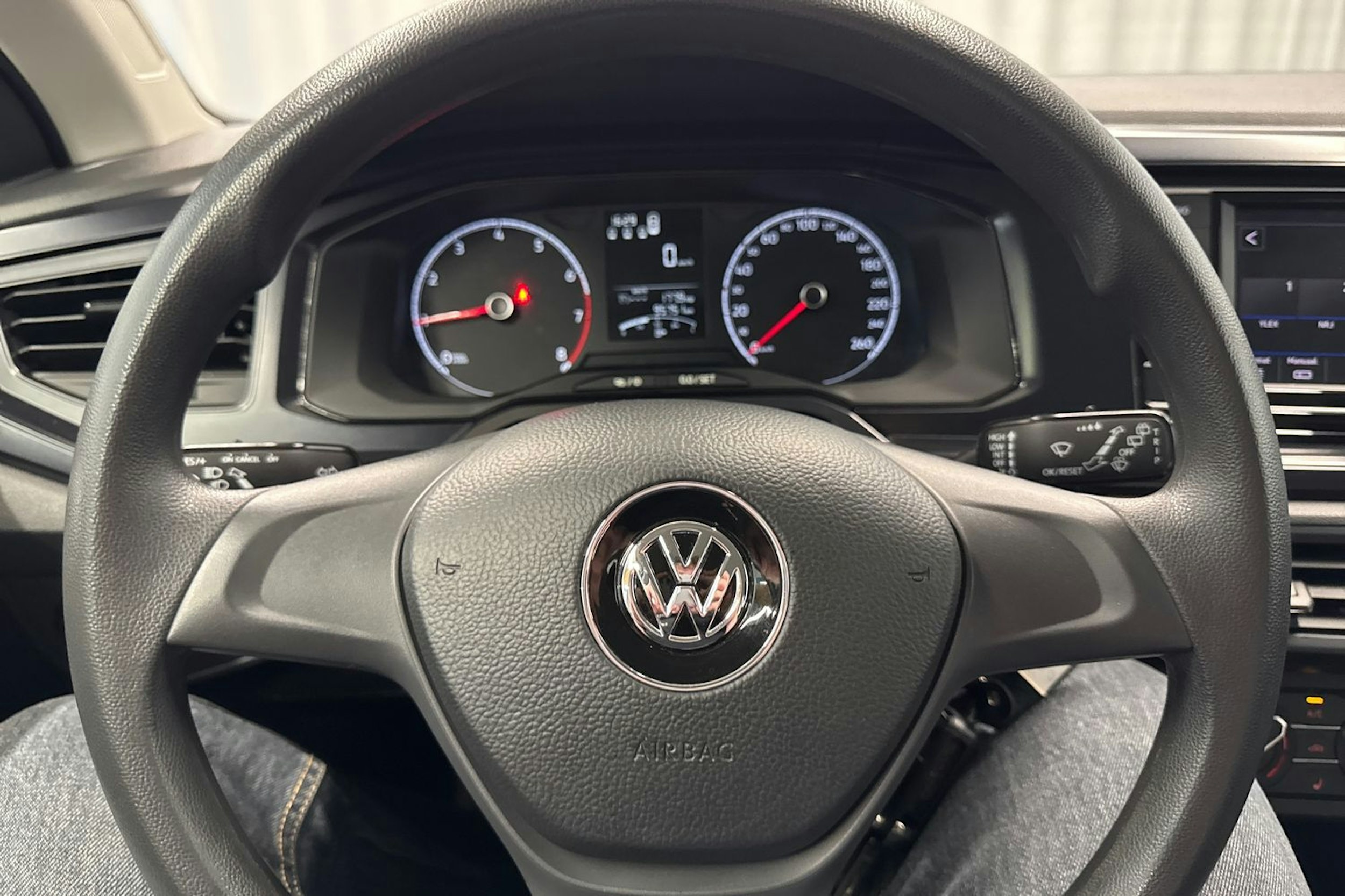 valkoinen Volkswagen Polo 2018 kuva 11.