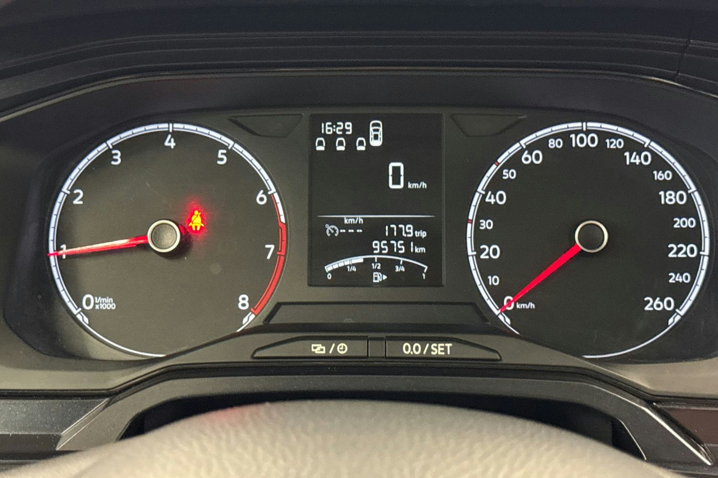valkoinen Volkswagen Polo 2018 kuva 12.