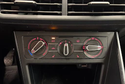 valkoinen Volkswagen Polo 2018 kuva 21.