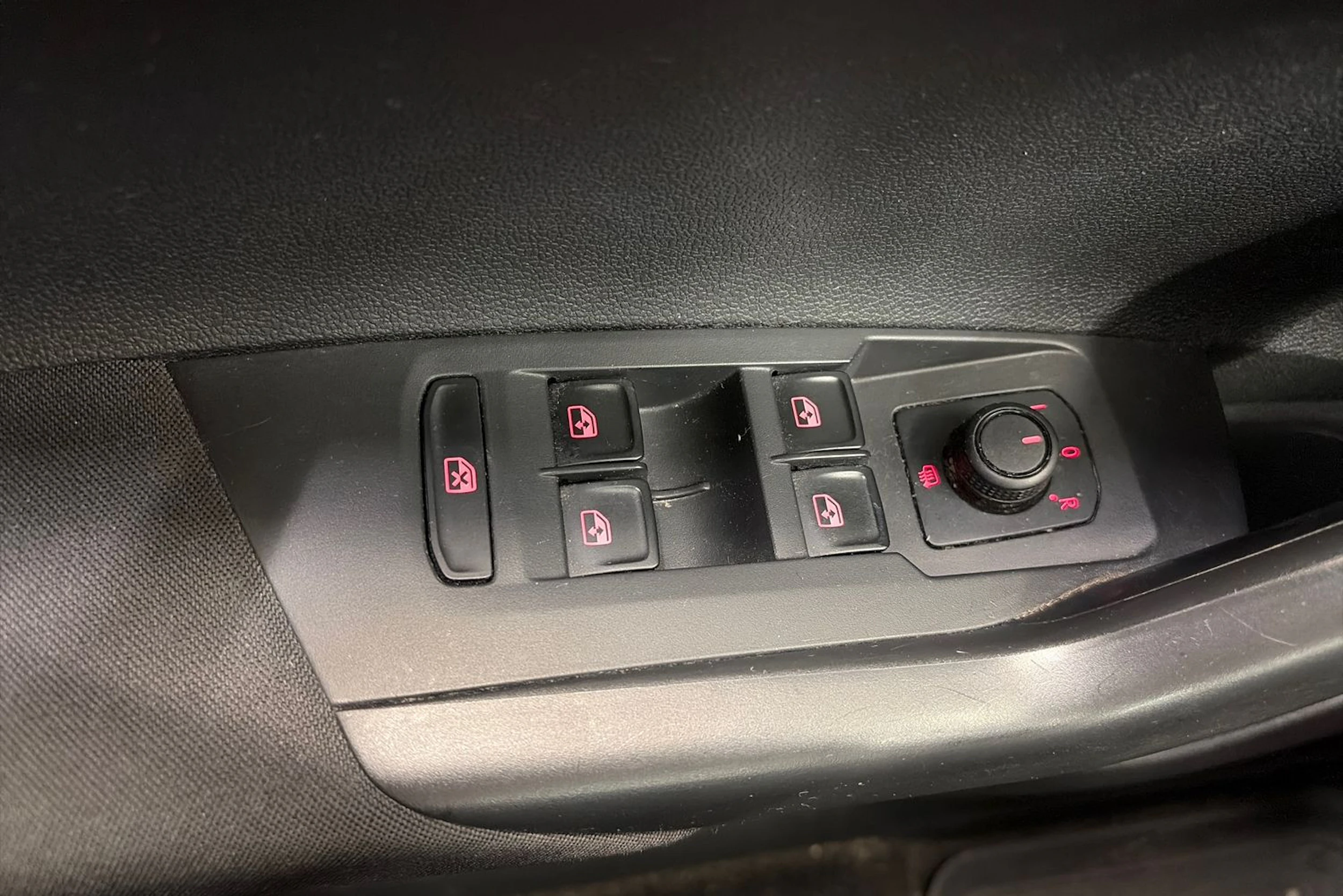 valkoinen Volkswagen Polo 2018 kuva 24.
