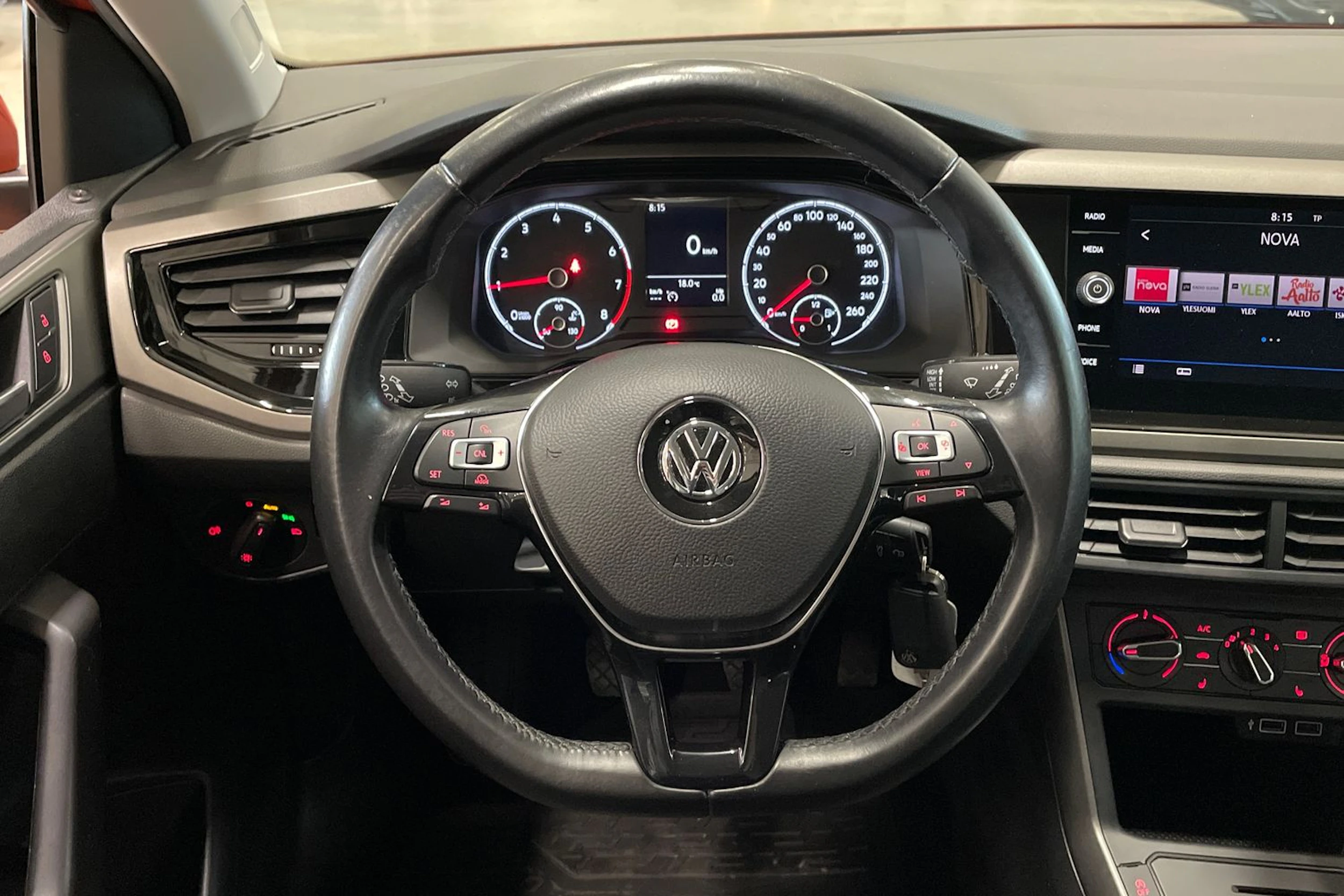 vihreä Volkswagen Polo 2018 kuva 16.