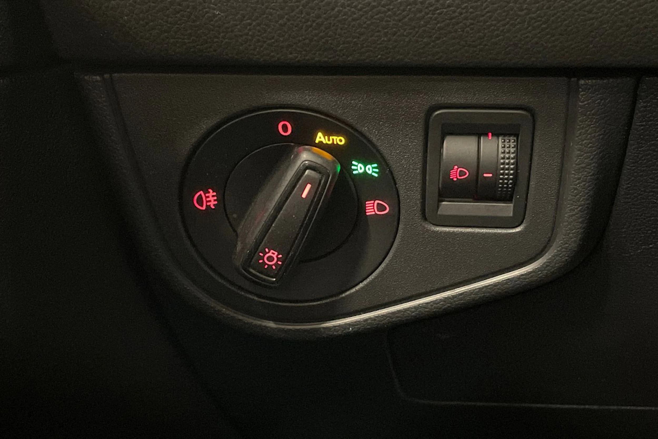 vihreä Volkswagen Polo 2018 kuva 20.