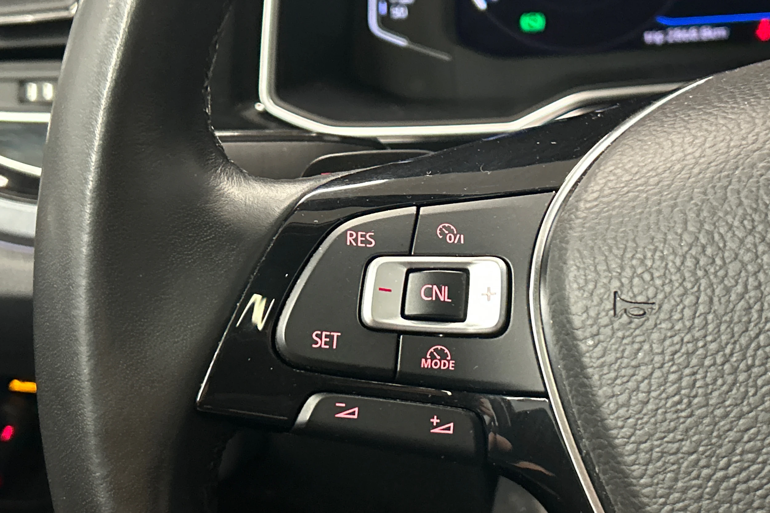 Musta Volkswagen POLO 2018 kuva 13.