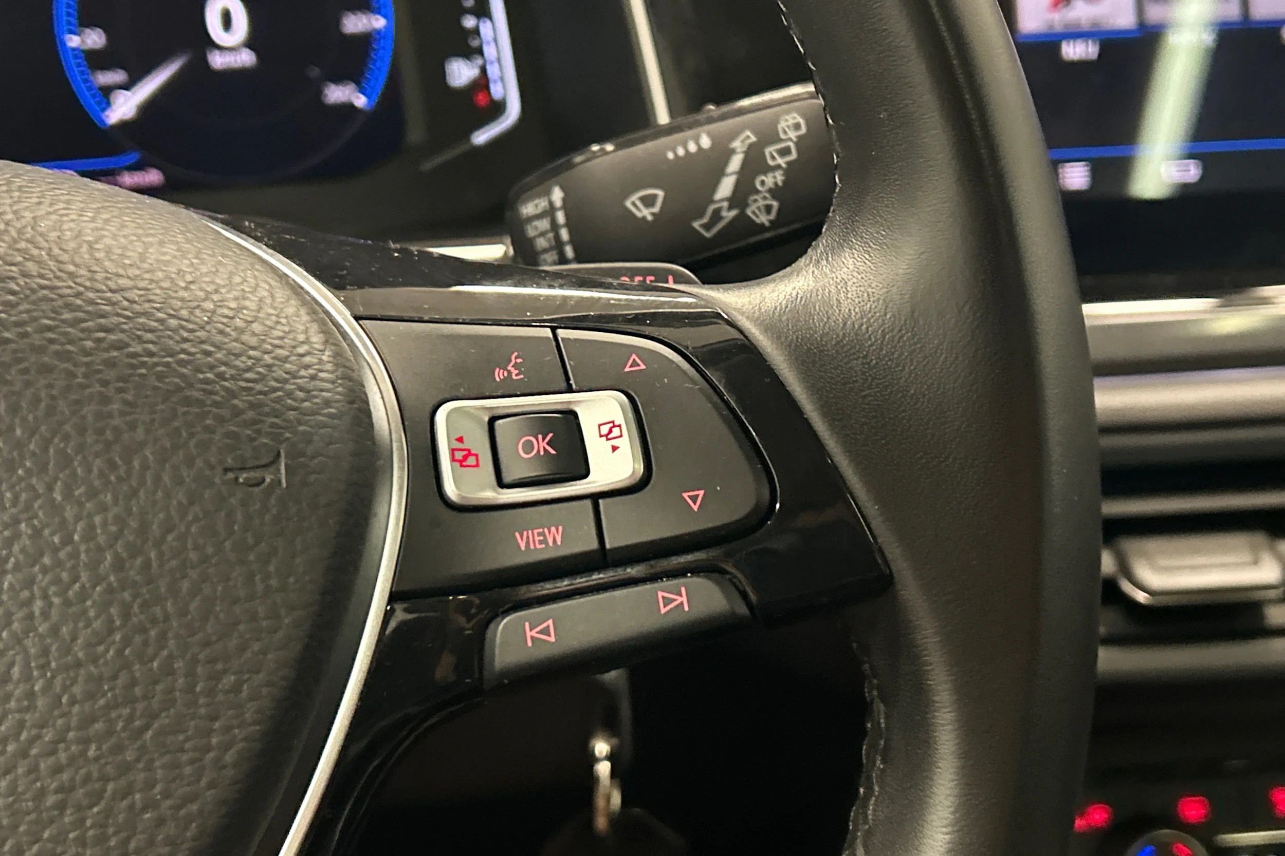 Musta Volkswagen POLO 2018 kuva 14.