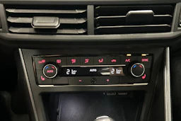 Musta Volkswagen POLO 2018 kuva 18.