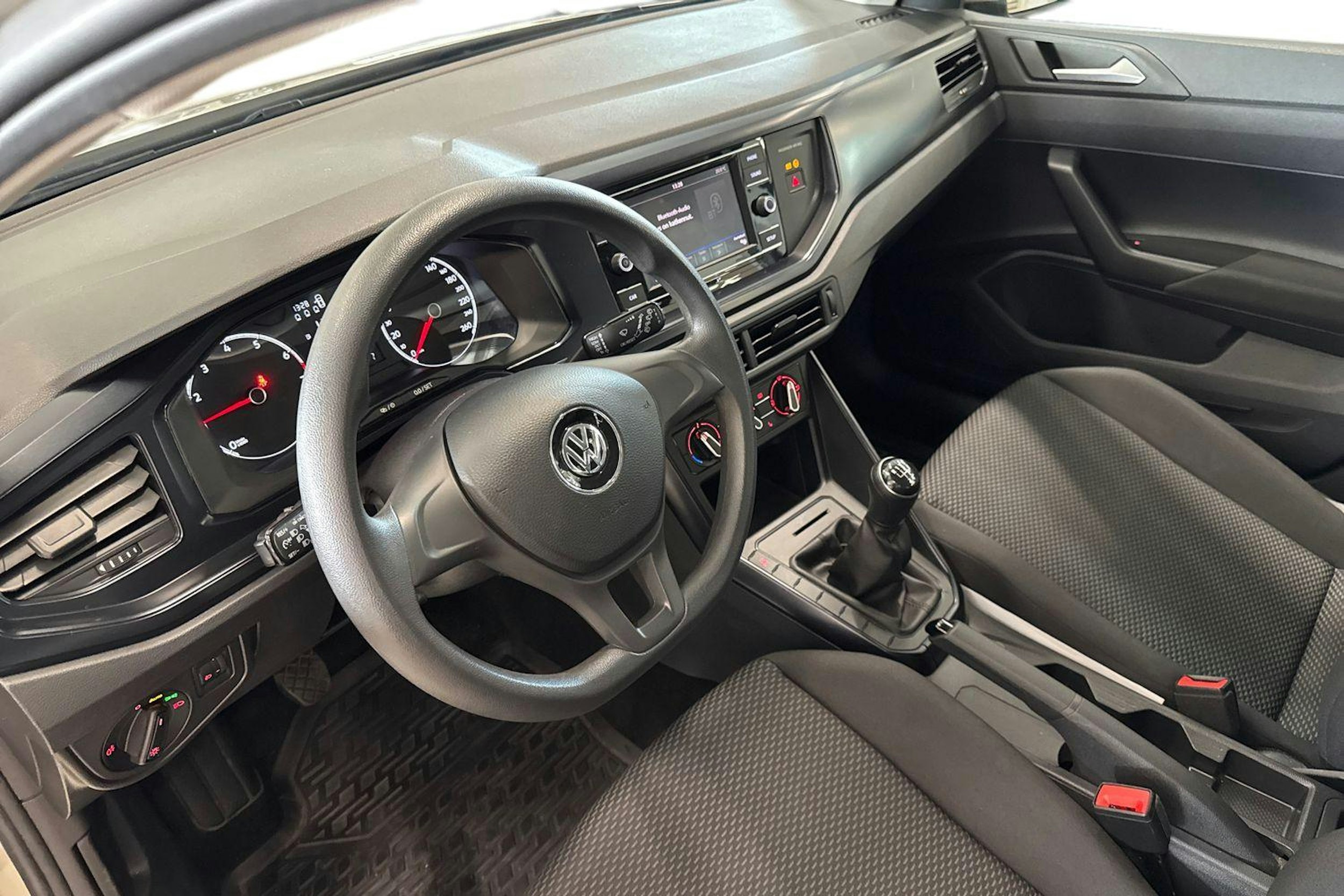 hopea Volkswagen Polo 2018 kuva 6.