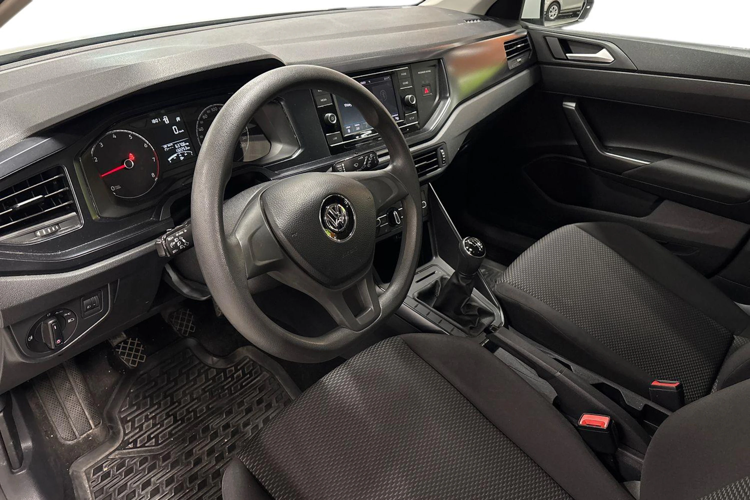valkoinen Volkswagen Polo 2018 kuva 3.