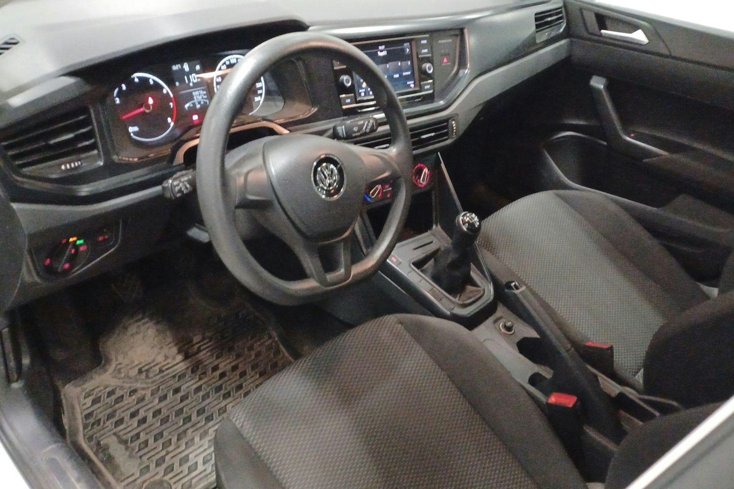 valkoinen Volkswagen Polo 2018 kuva 3.