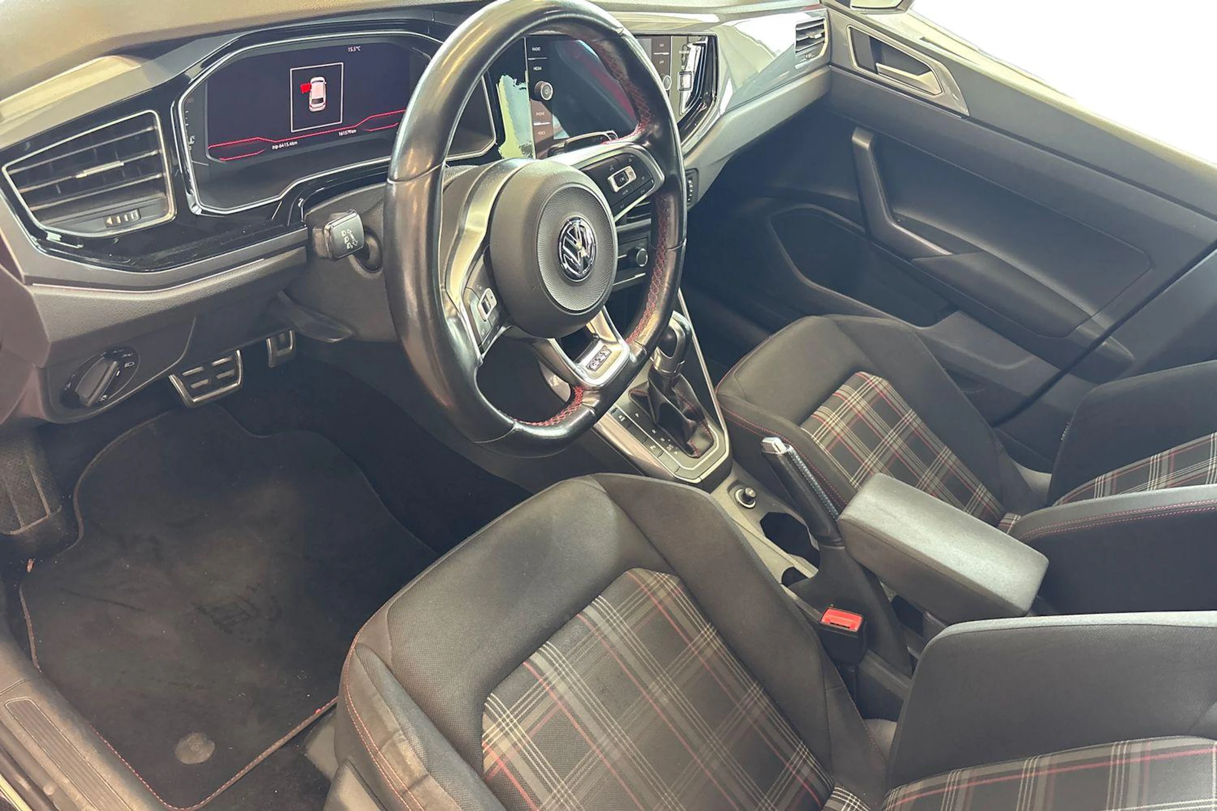 punainen Volkswagen Polo 2018 kuva 3.