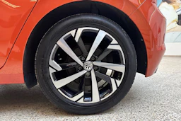oranssi Volkswagen Polo 2018 kuva 10.