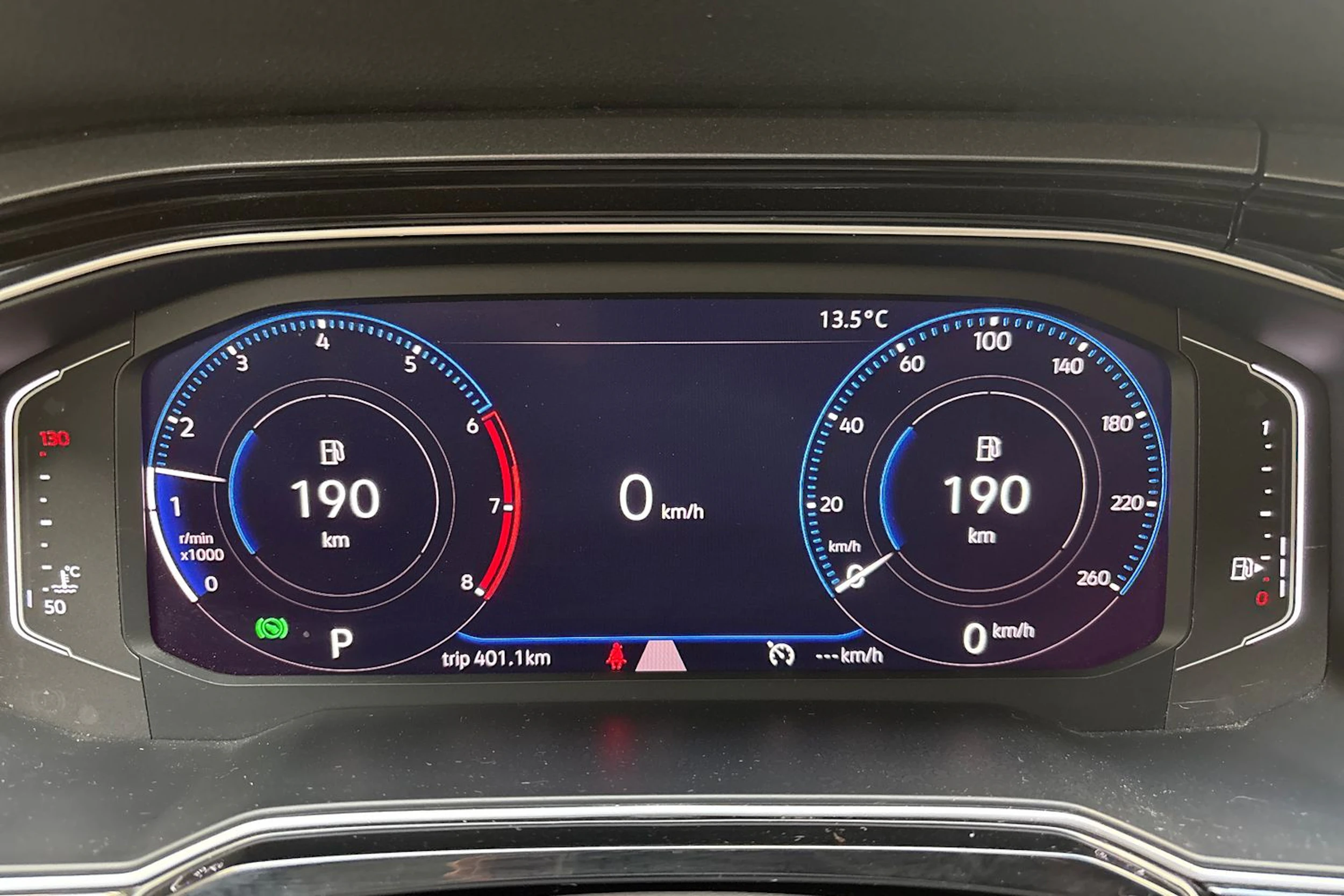 oranssi Volkswagen Polo 2018 kuva 16.