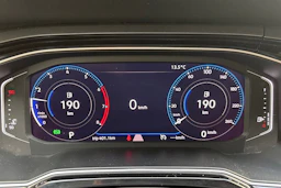 oranssi Volkswagen Polo 2018 kuva 16.