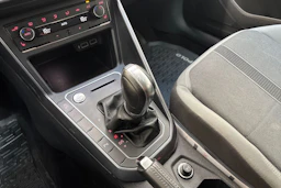 oranssi Volkswagen Polo 2018 kuva 19.