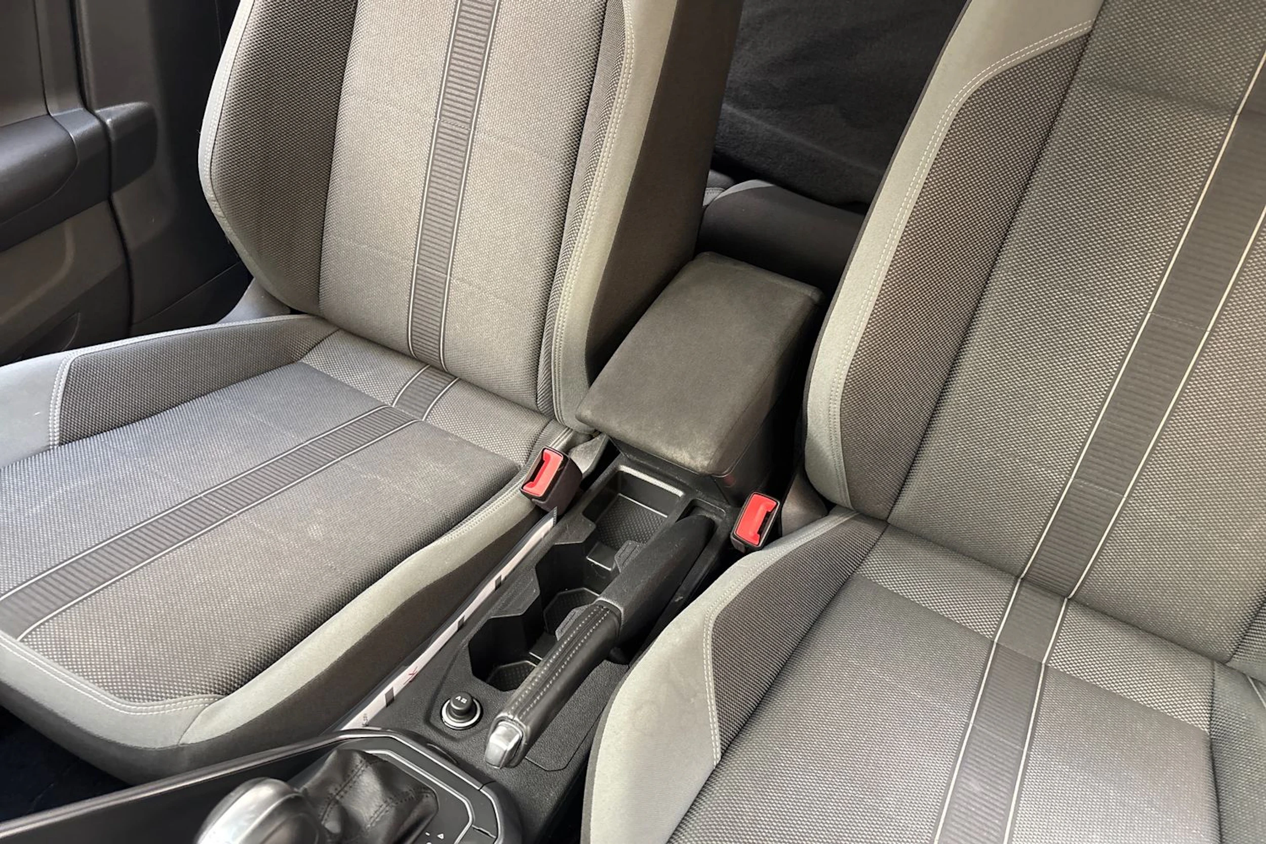 oranssi Volkswagen Polo 2018 kuva 20.