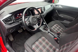 punainen Volkswagen Polo 2018 kuva 3.