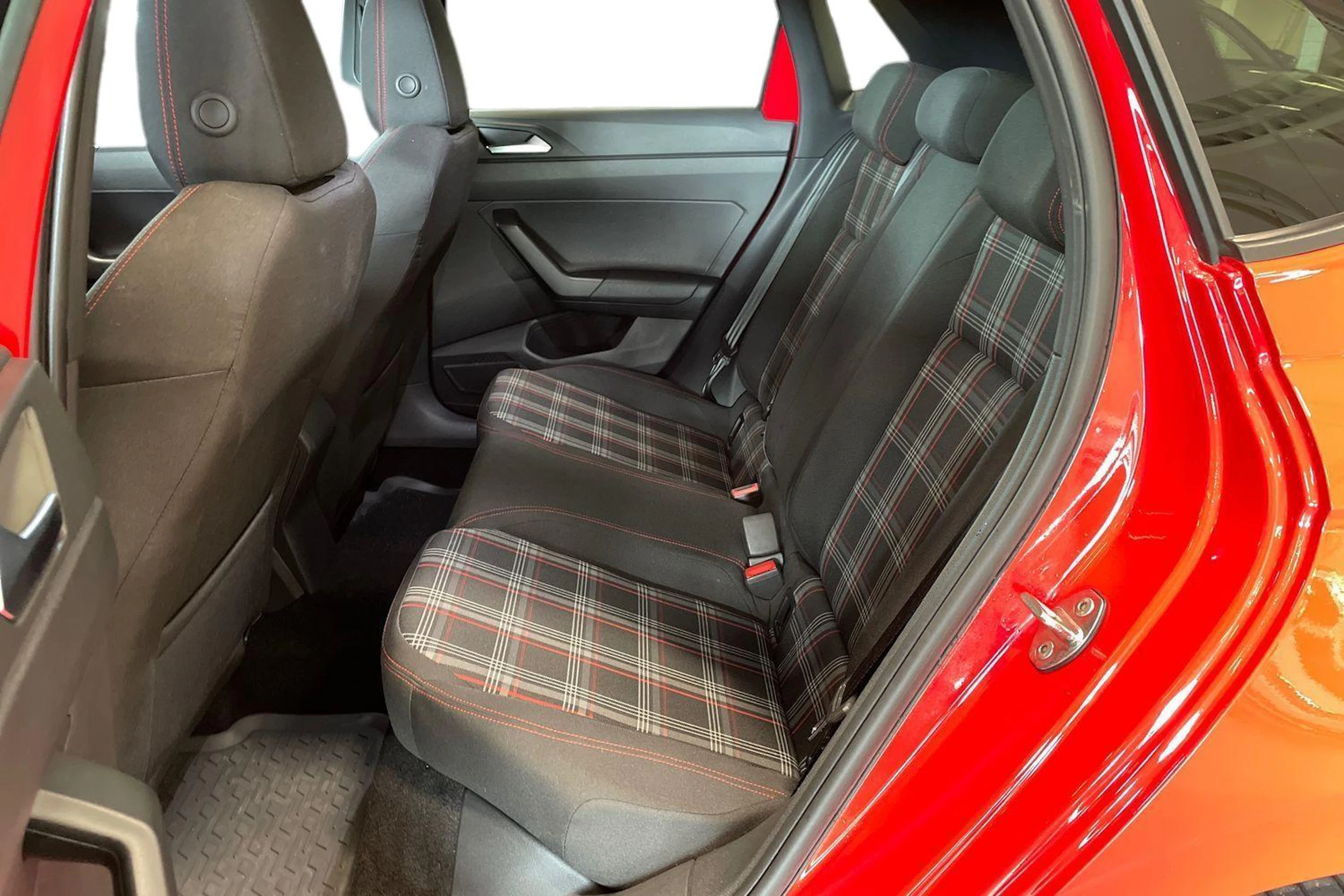 punainen Volkswagen Polo 2018 kuva 8.