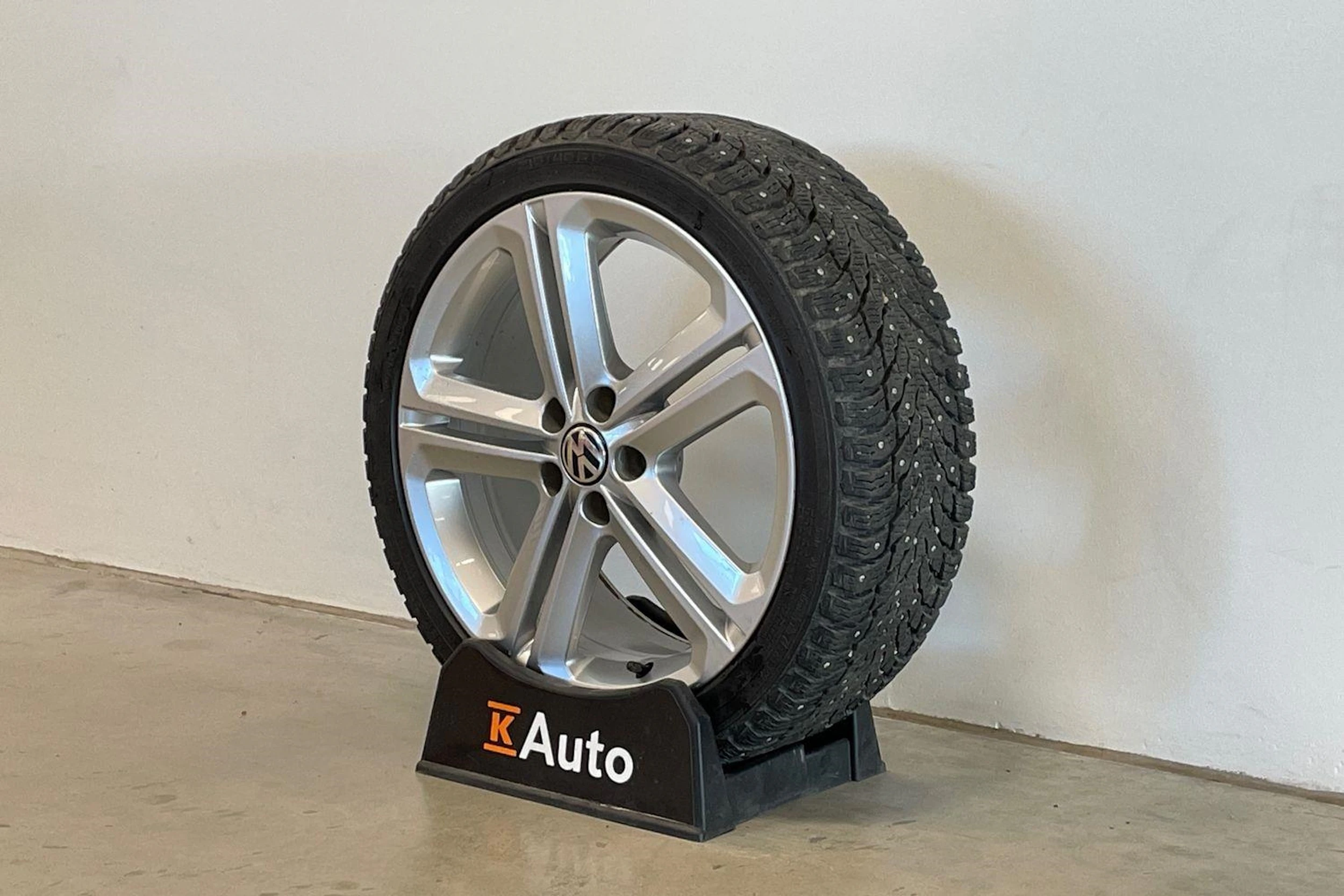 punainen Volkswagen Polo 2018 kuva 10.