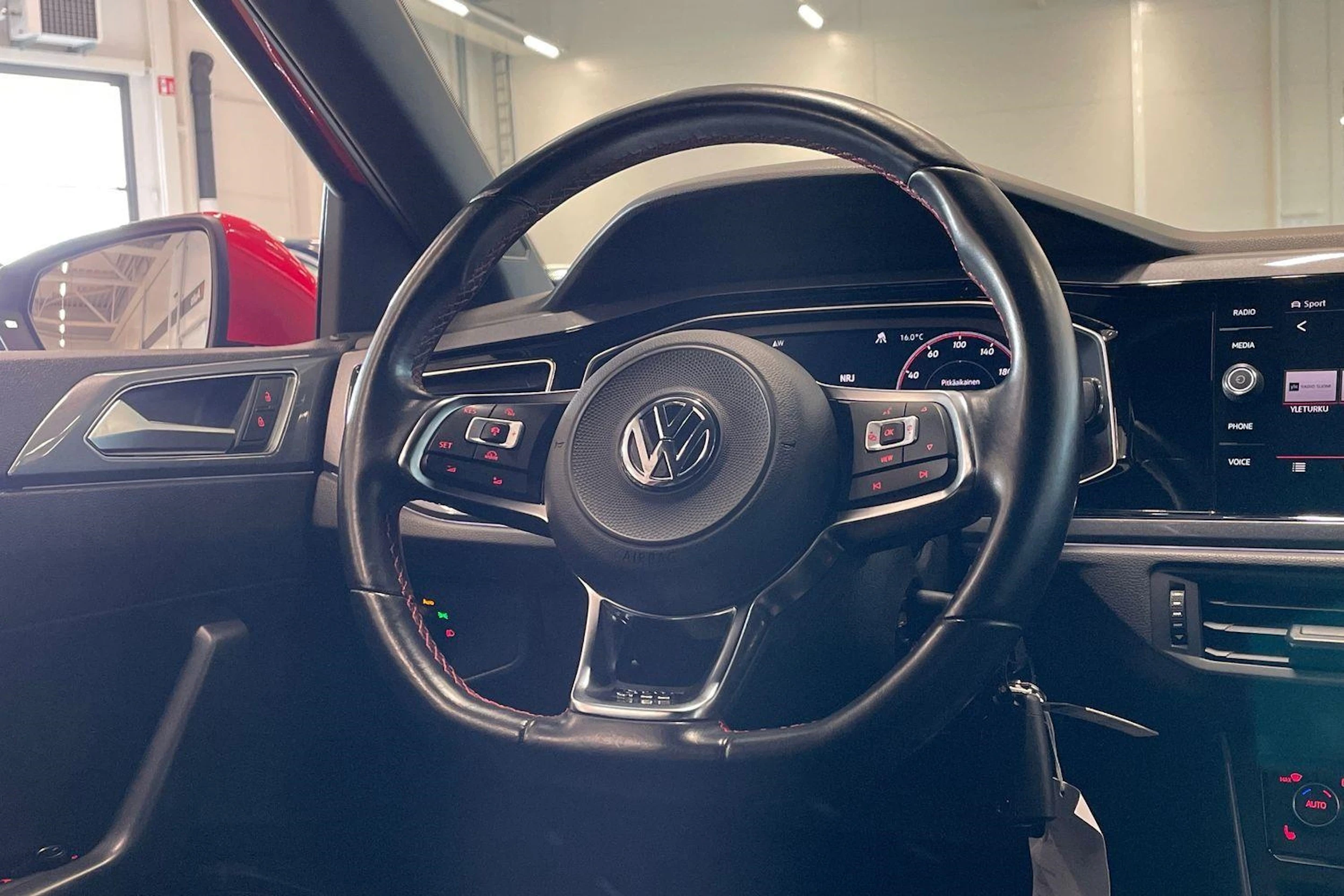 punainen Volkswagen Polo 2018 kuva 12.