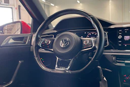 punainen Volkswagen Polo 2018 kuva 12.