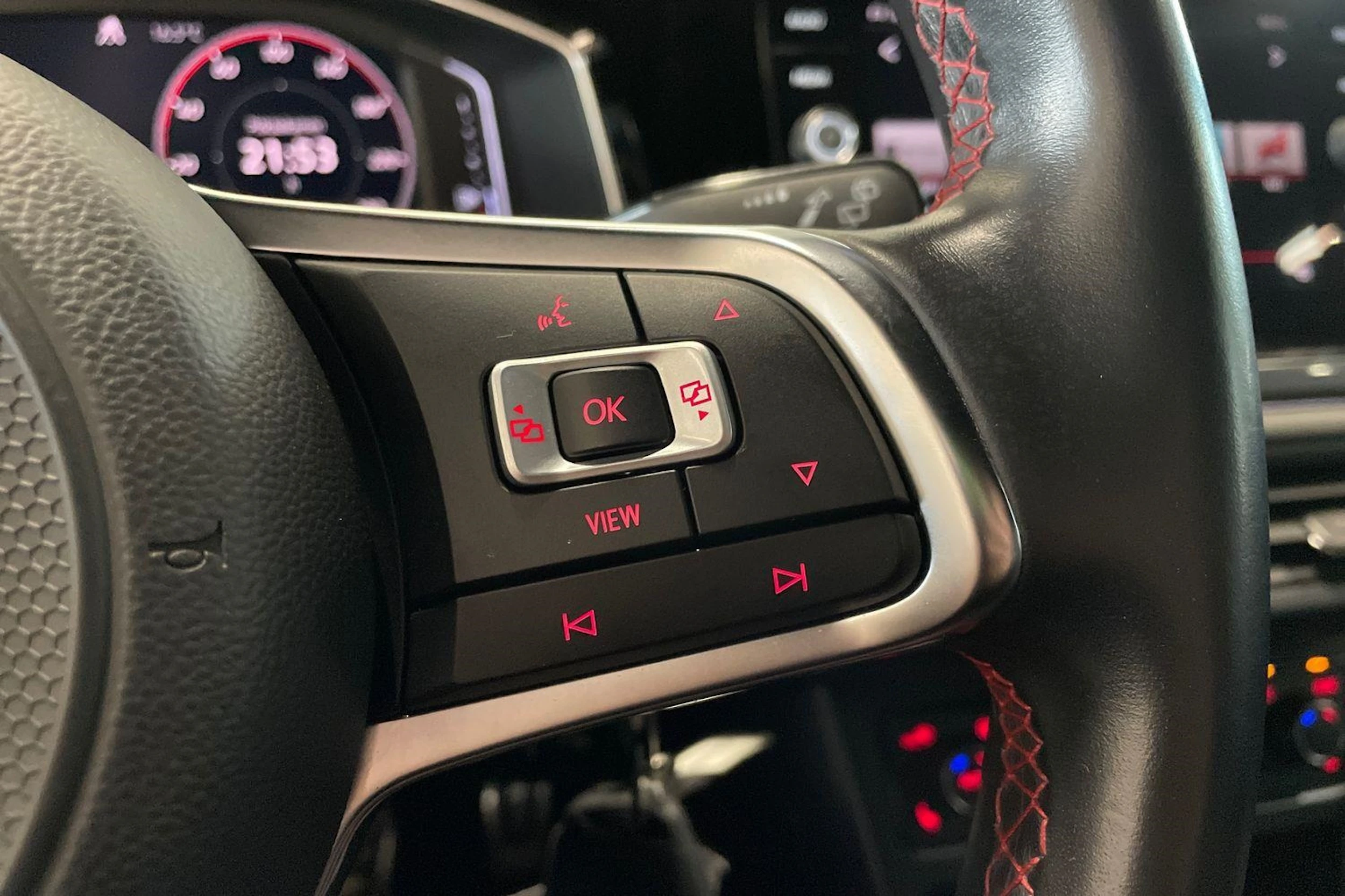 punainen Volkswagen Polo 2018 kuva 14.