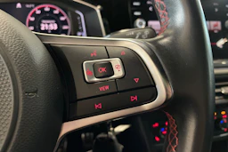 punainen Volkswagen Polo 2018 kuva 14.