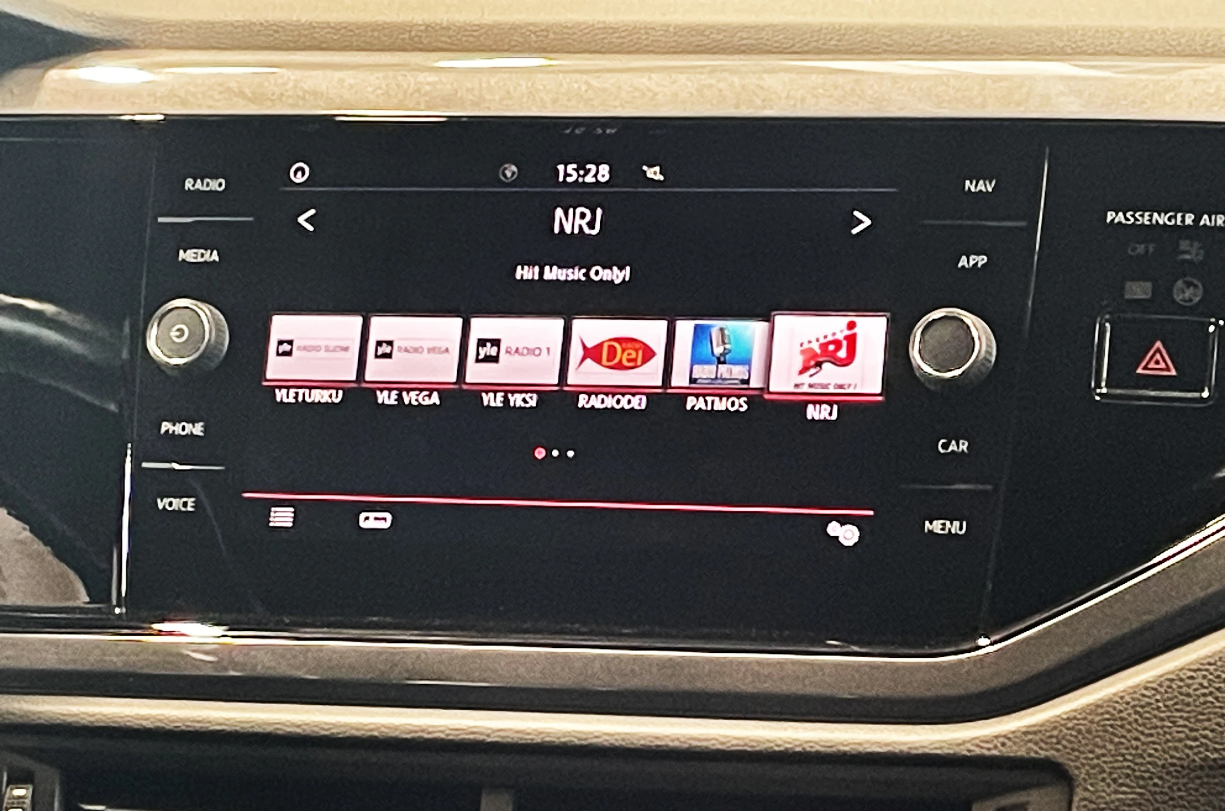 punainen Volkswagen Polo 2018 kuva 19.