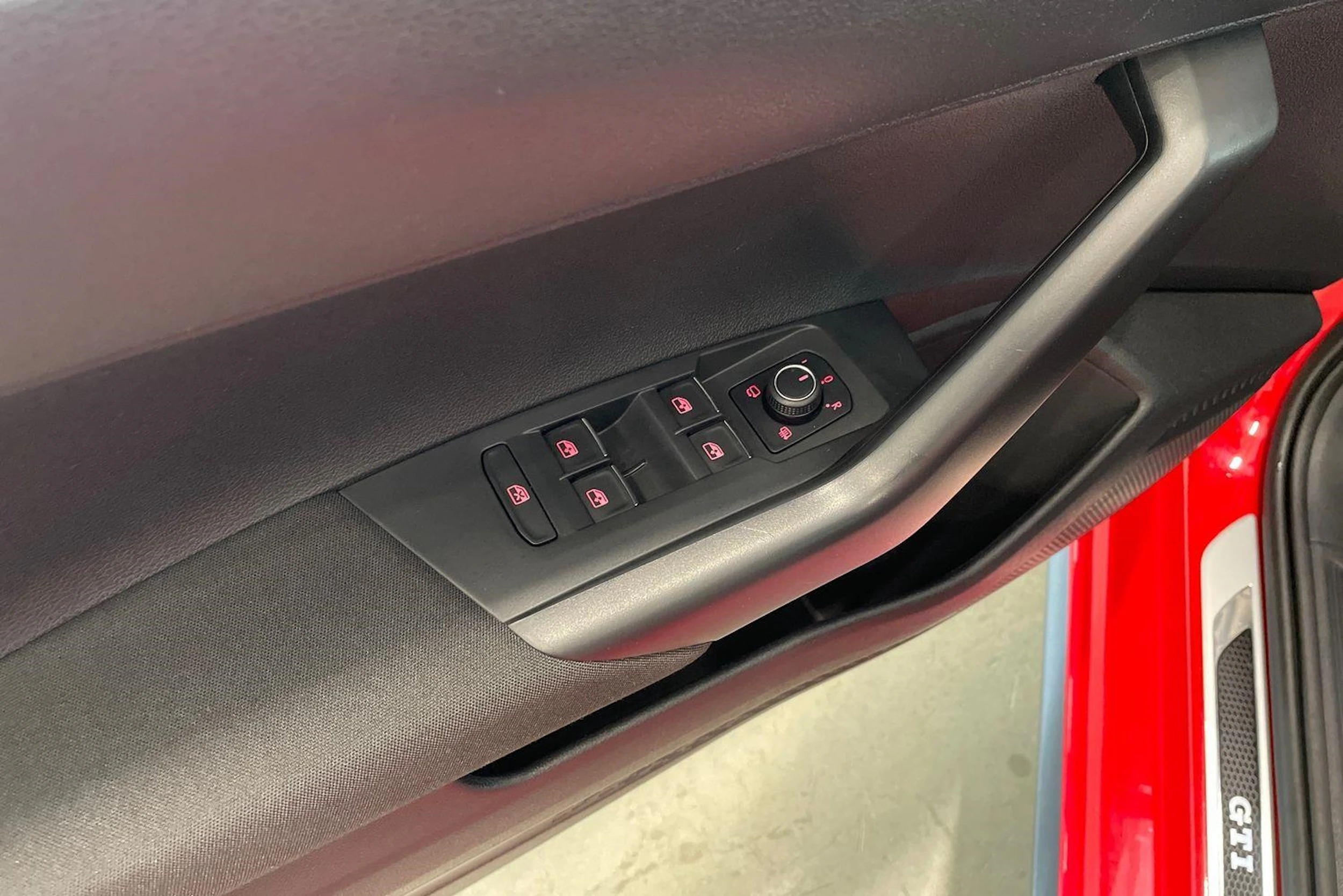 punainen Volkswagen Polo 2018 kuva 28.