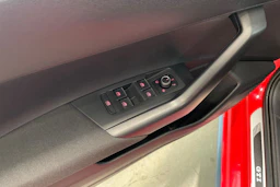 punainen Volkswagen Polo 2018 kuva 28.