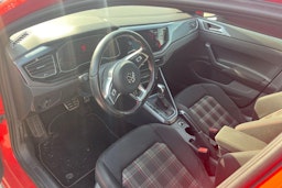 punainen Volkswagen Polo 2019 kuva 3.