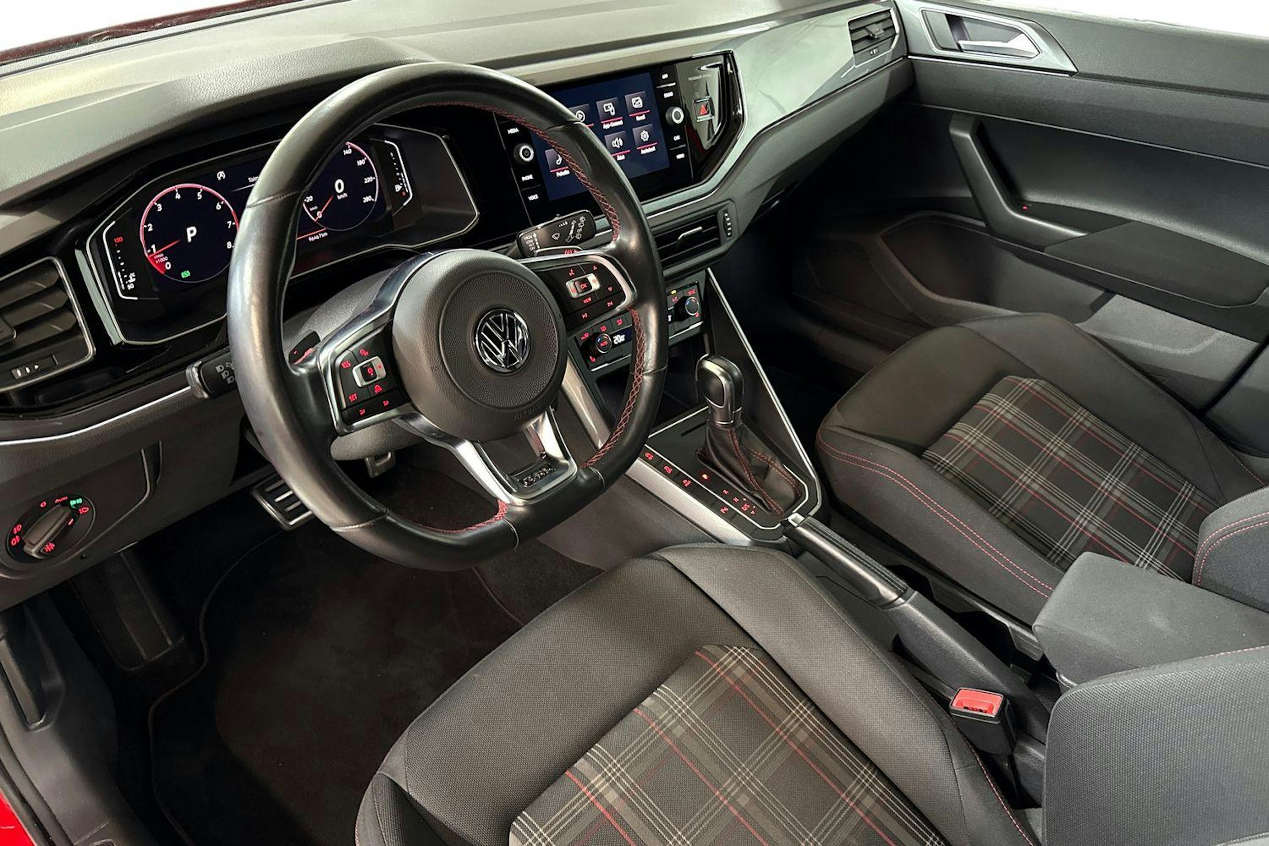 punainen Volkswagen Polo 2019 kuva 7.