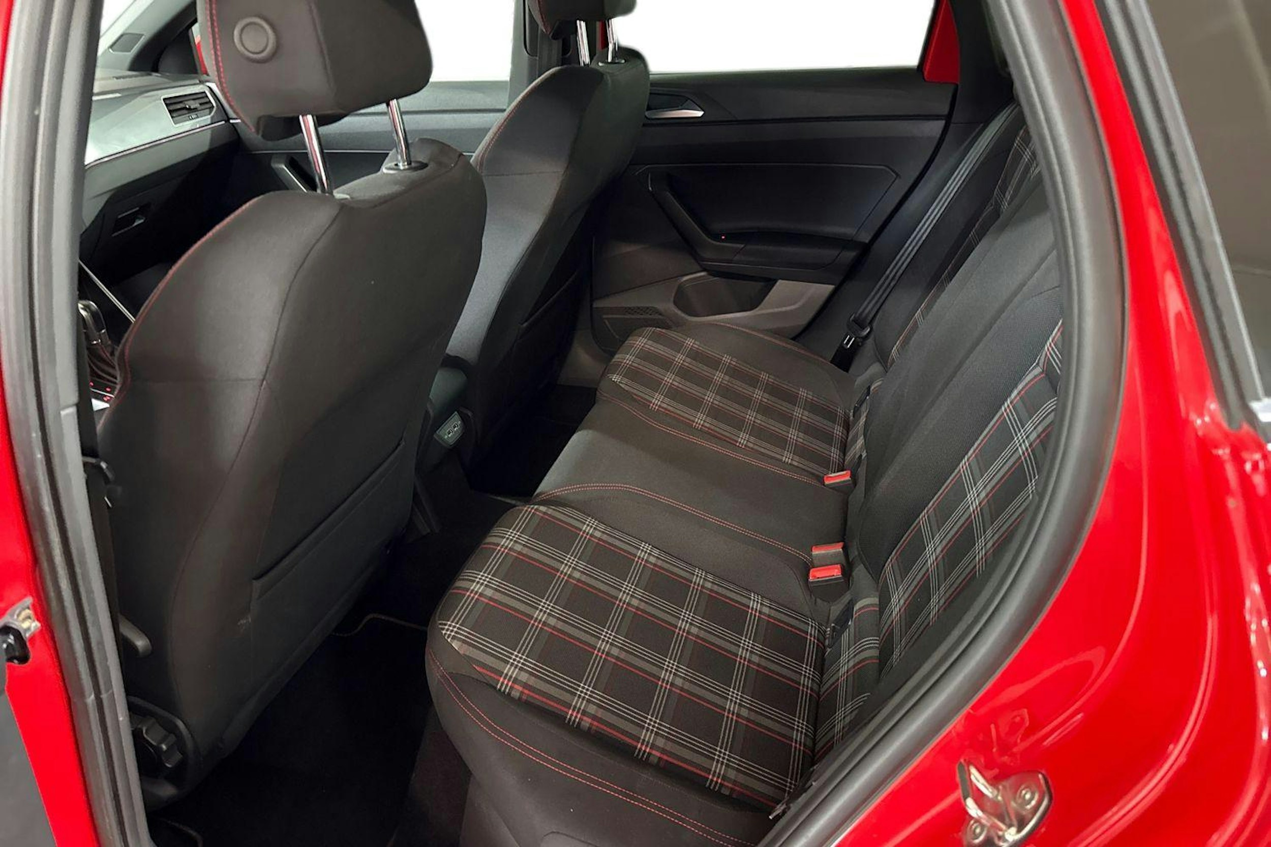 punainen Volkswagen Polo 2019 kuva 10.
