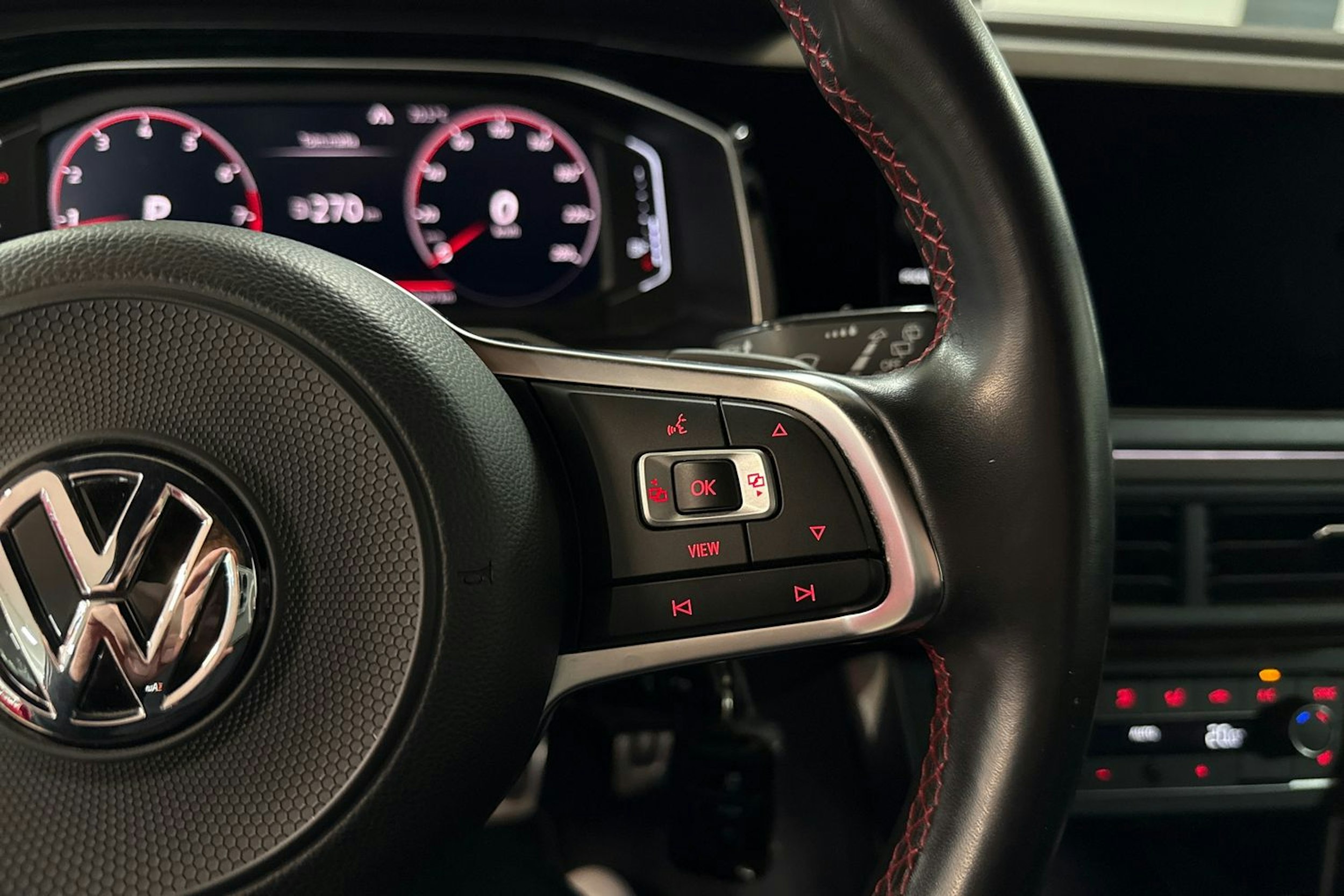 punainen Volkswagen Polo 2019 kuva 17.