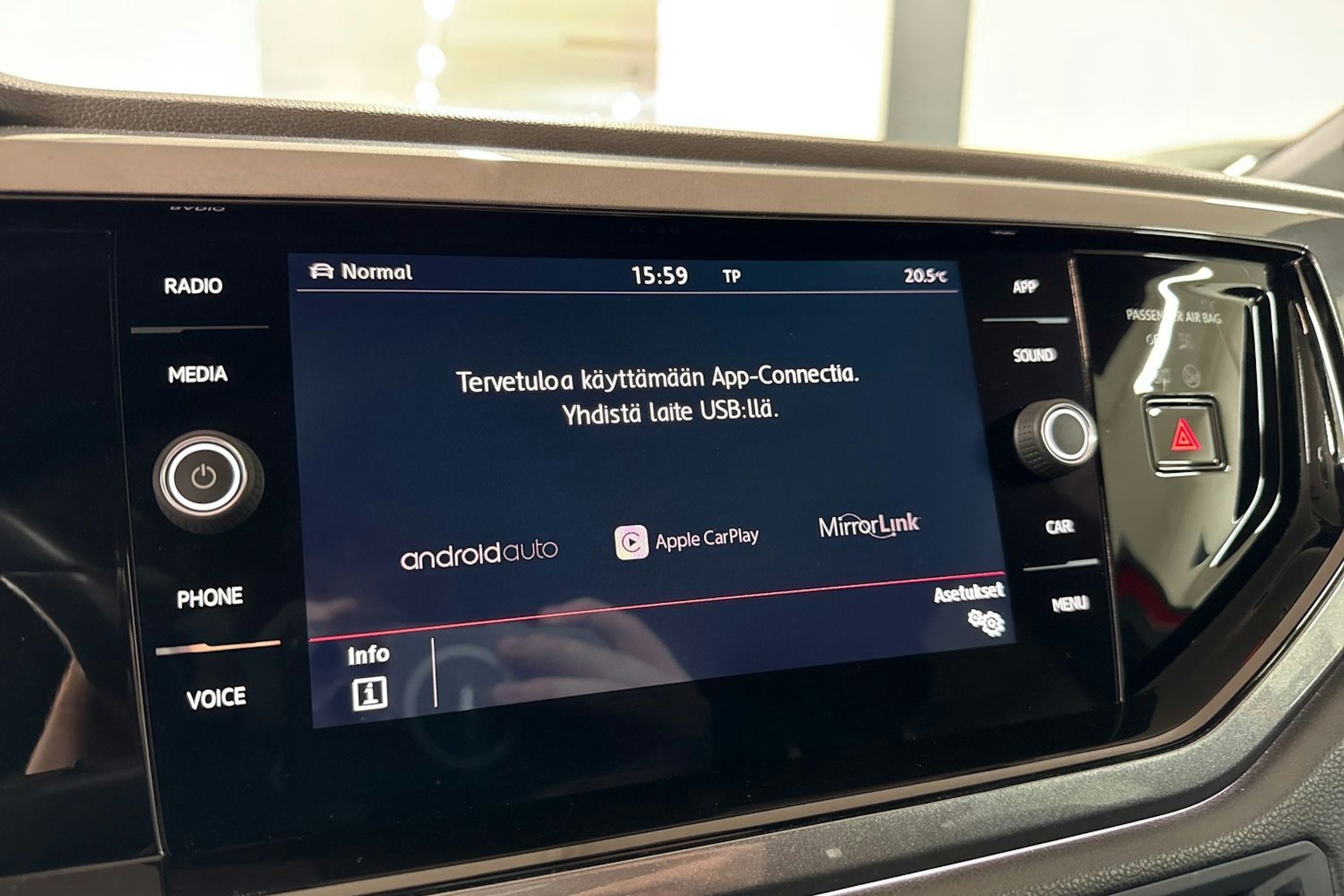 punainen Volkswagen Polo 2019 kuva 20.