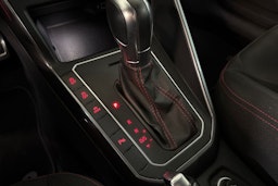 punainen Volkswagen Polo 2019 kuva 26.