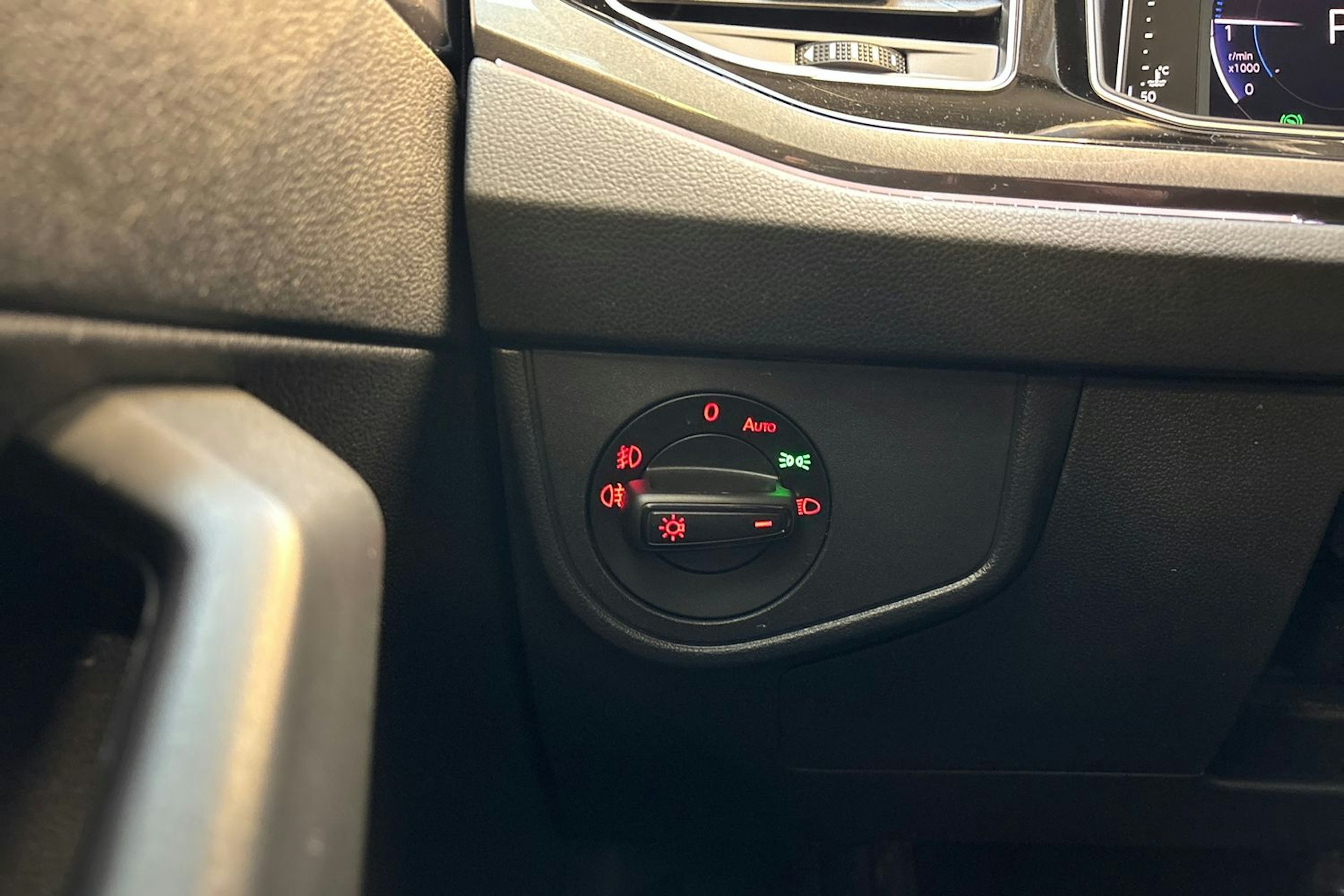 sininen Volkswagen Polo 2019 kuva 17.