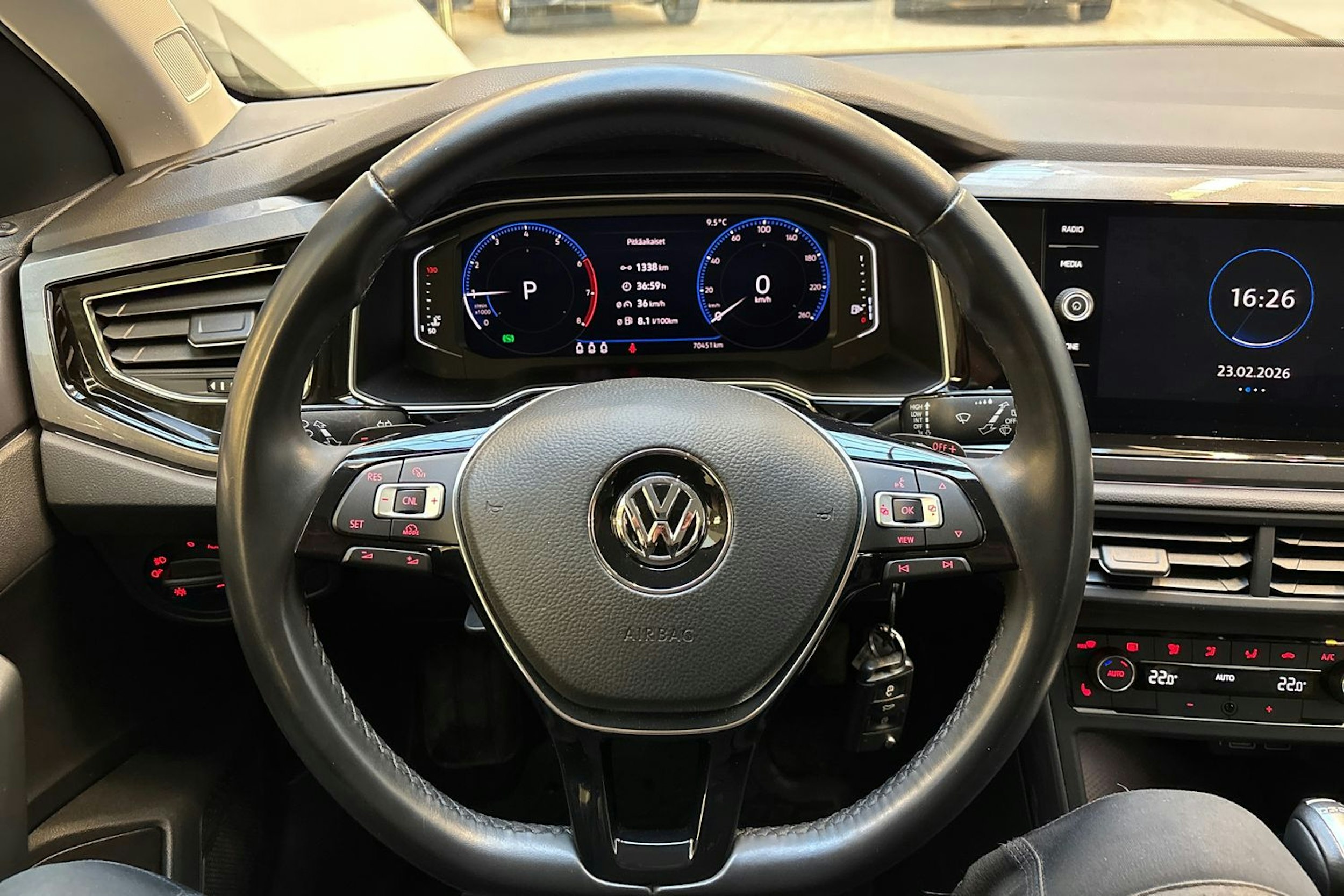 sininen Volkswagen Polo 2019 kuva 18.