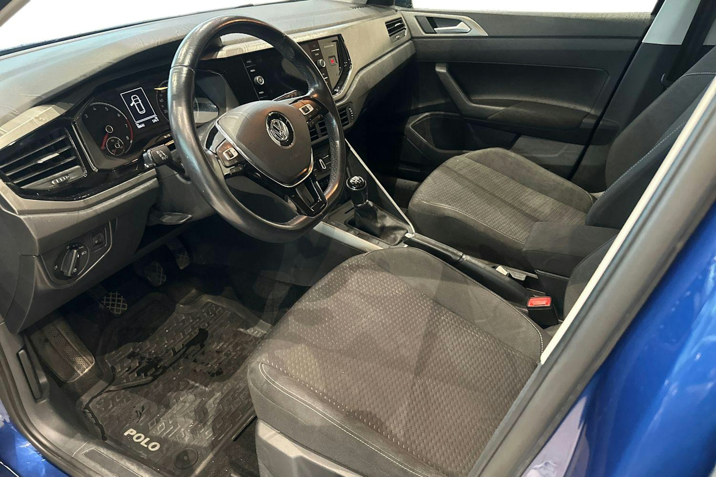 sininen Volkswagen Polo 2019 kuva 3.