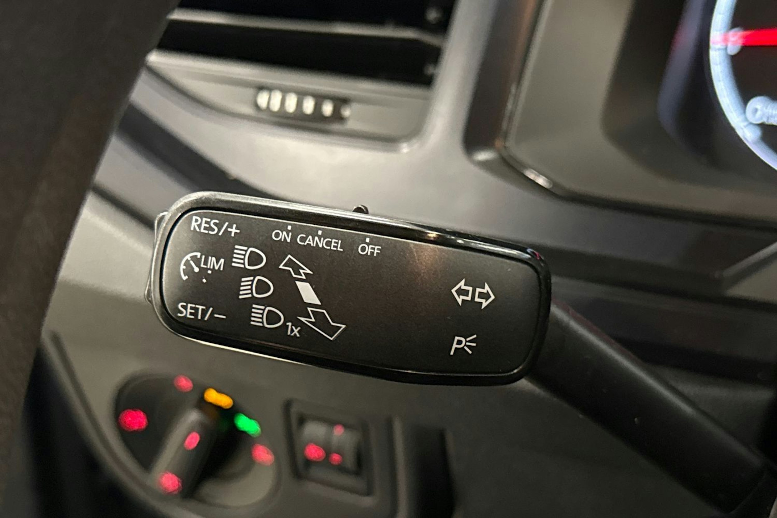 harmaa Volkswagen Polo 2019 kuva 17.