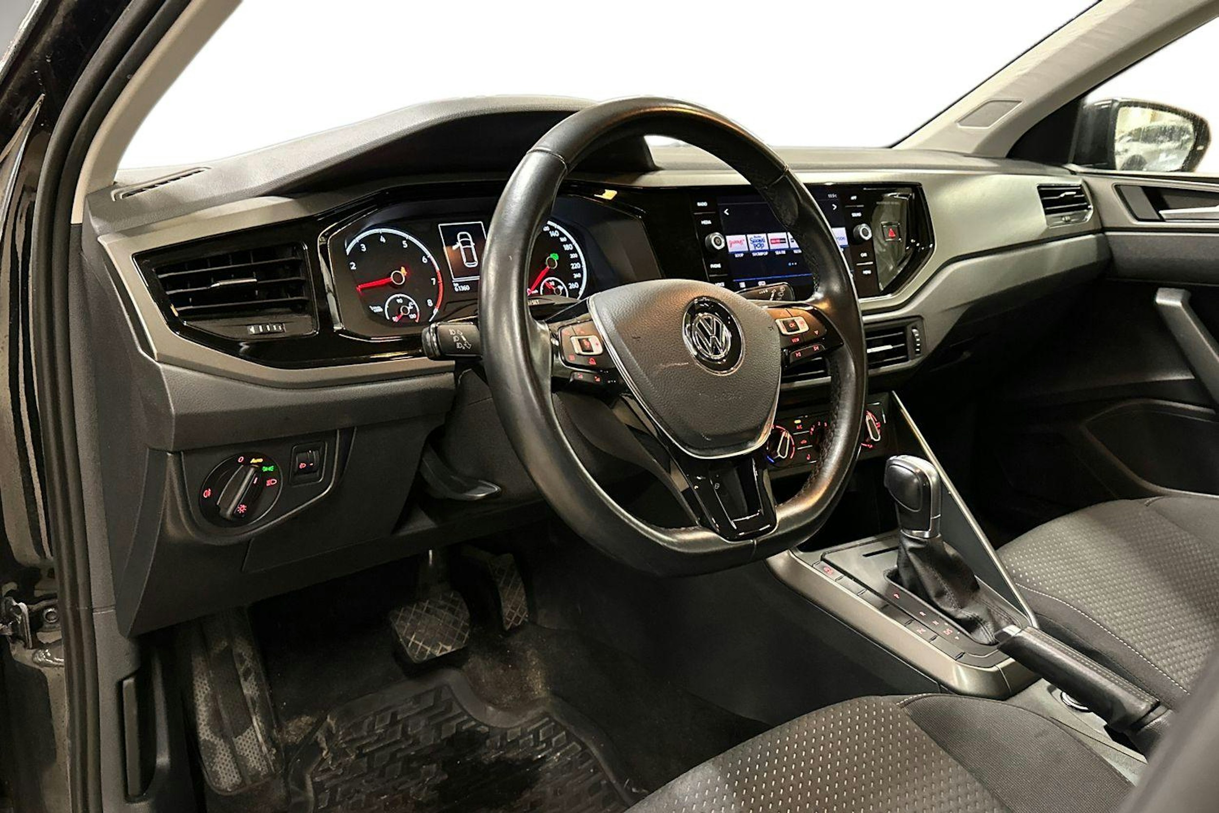 musta Volkswagen Polo 2019 kuva 3.