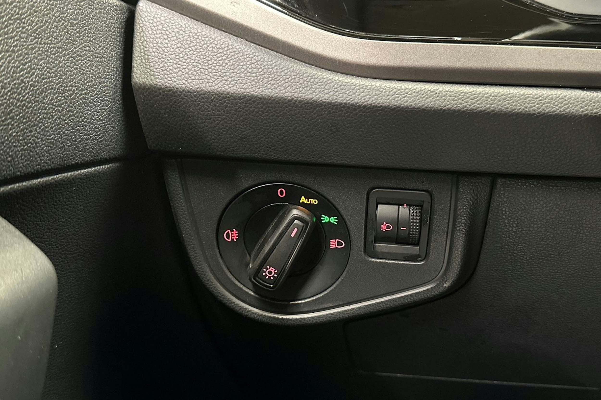 musta Volkswagen Polo 2019 kuva 22.