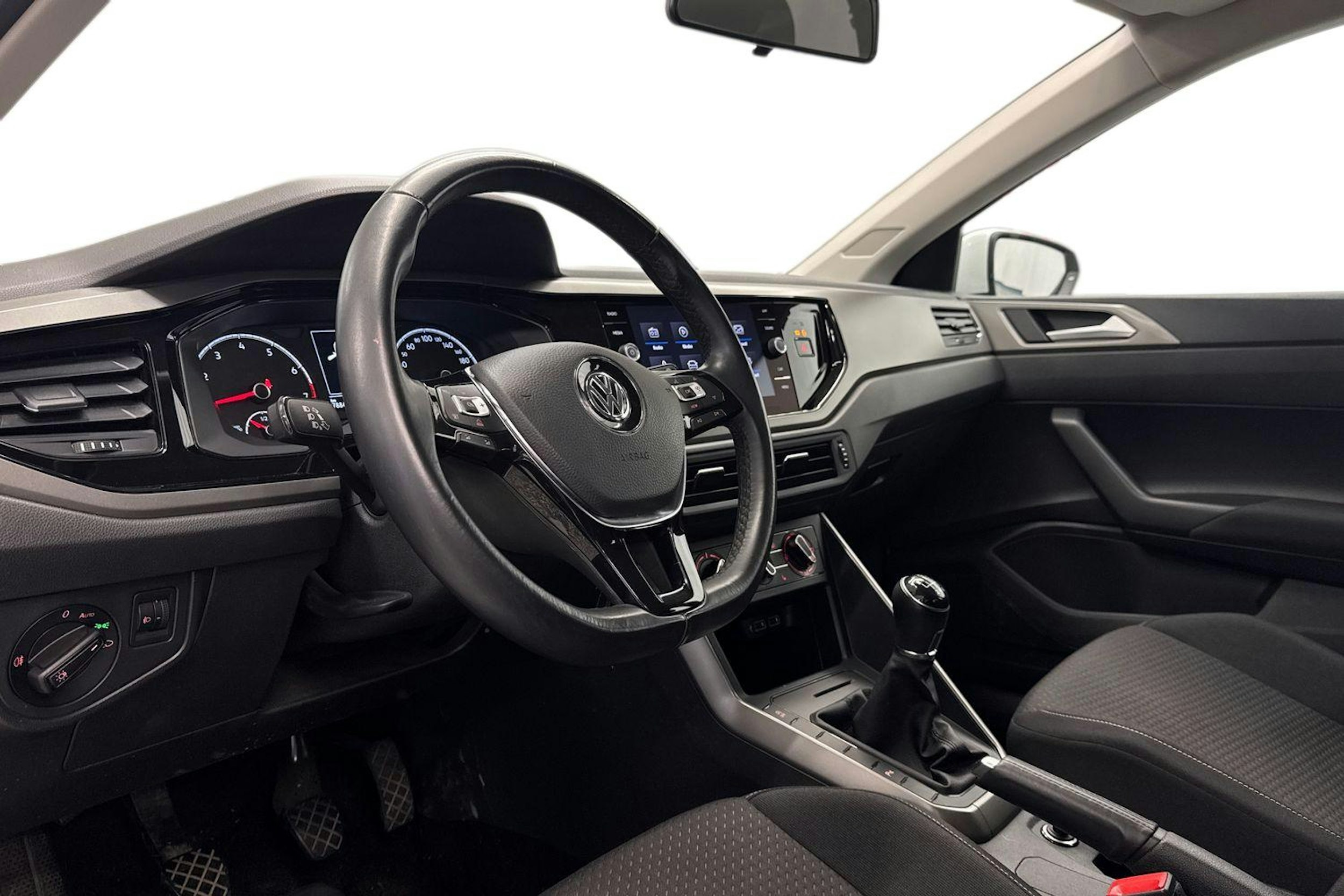 valkoinen Volkswagen Polo 2019 kuva 7.