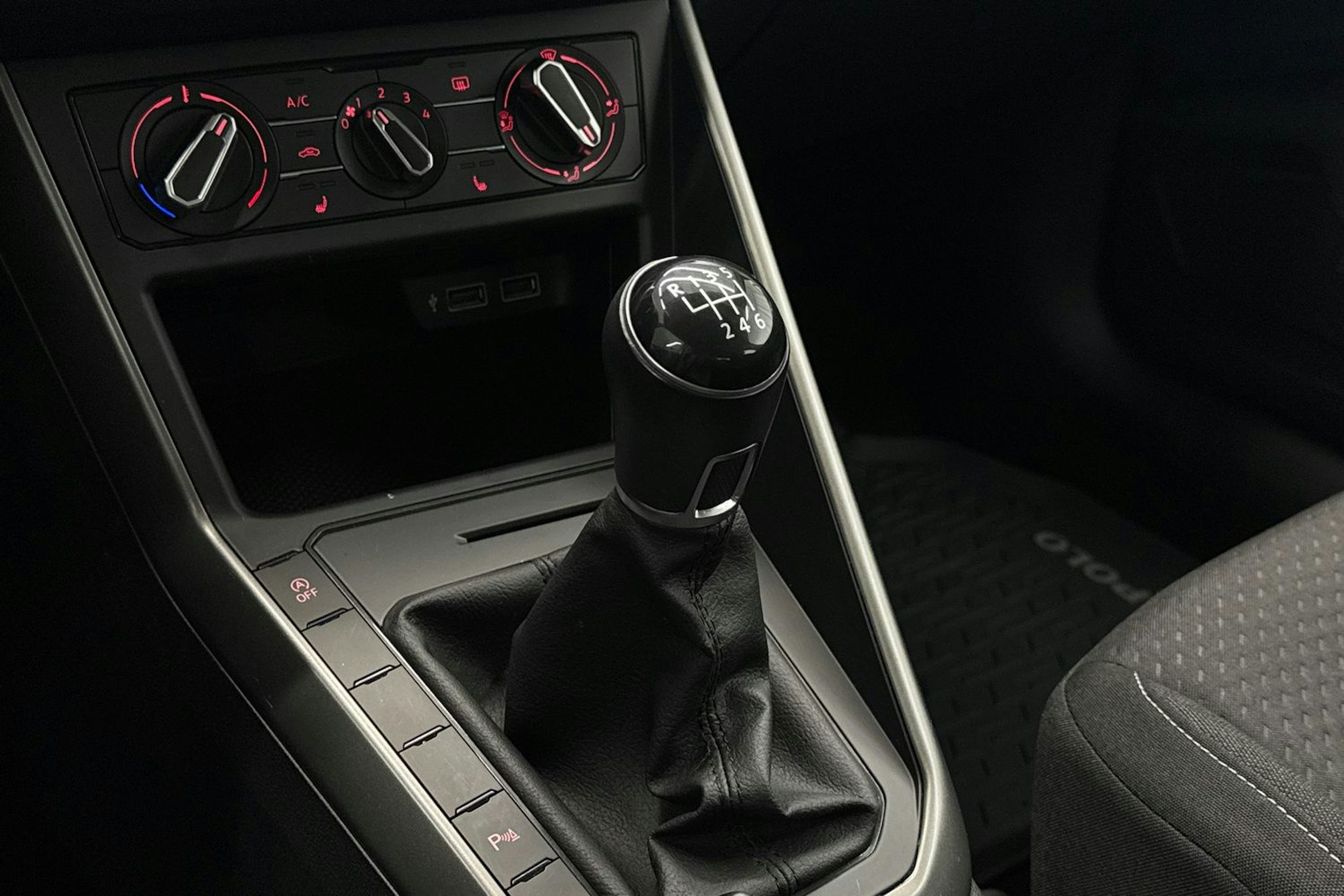 valkoinen Volkswagen Polo 2019 kuva 19.